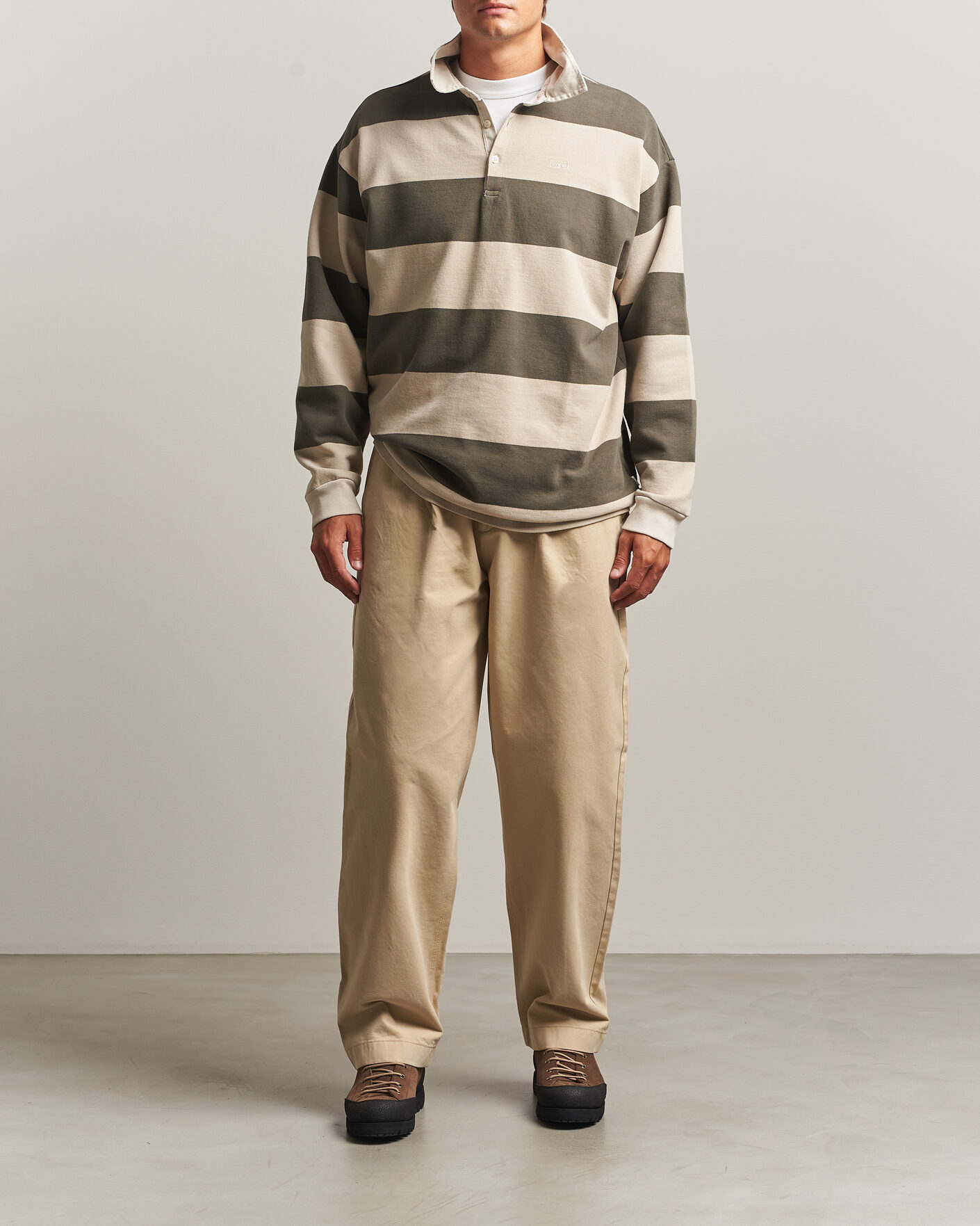 Uomini | Pantaloni | Forét | Writer Relaxed Fit Pleated Pants Uniform Khaki