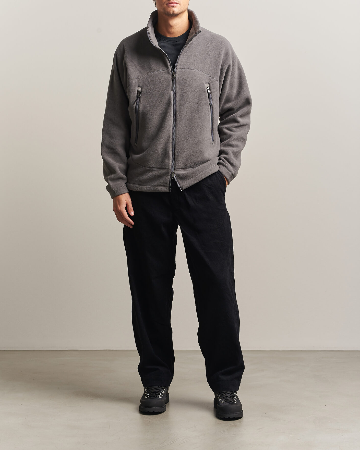 Uomini | Pantaloni | Goldwin | Corduroy Straight Pants Black