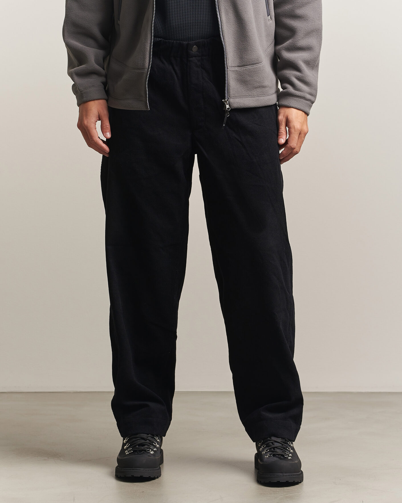 Uomini | Pantaloni | Goldwin | Corduroy Straight Pants Black
