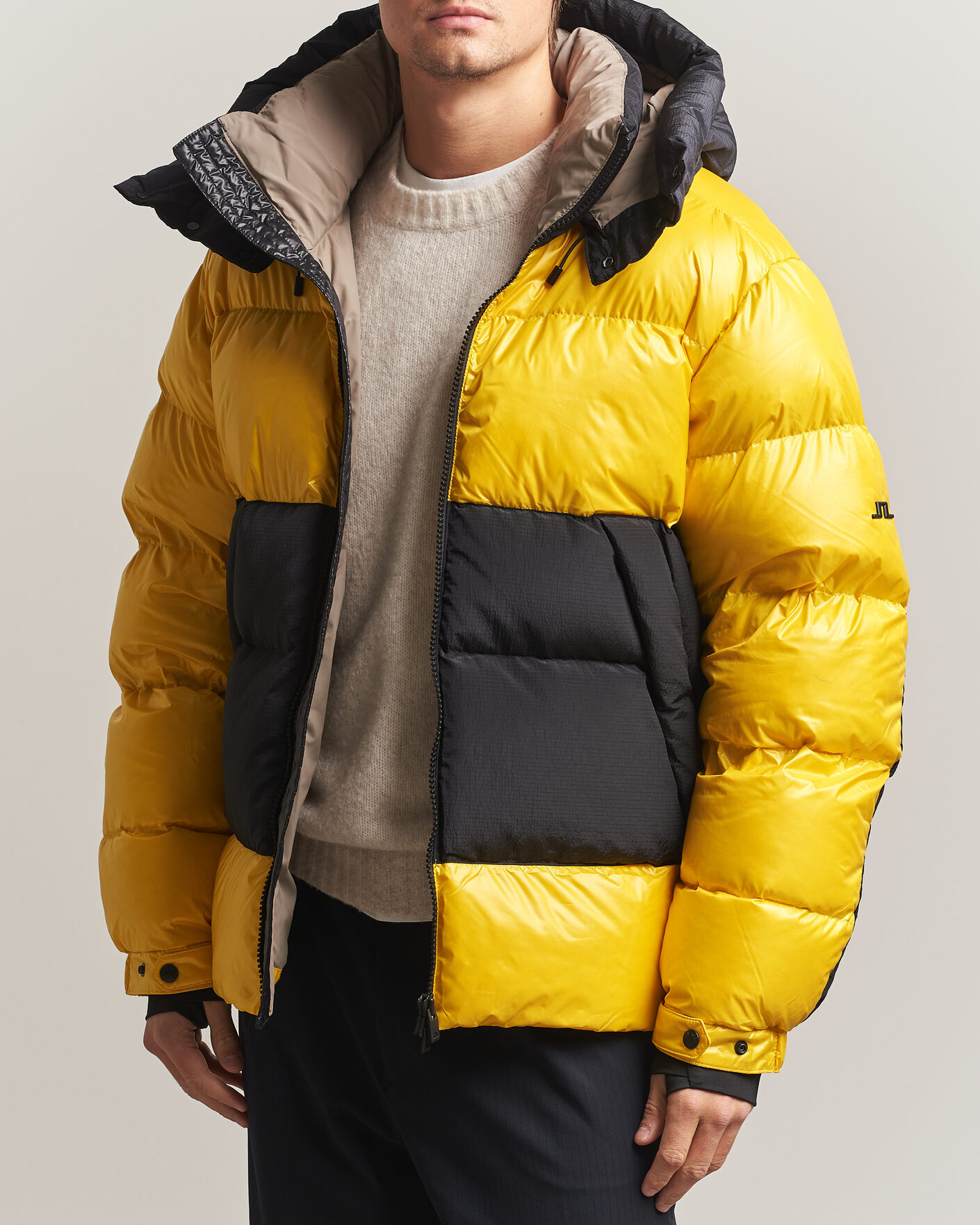 Uomini | Giacche | J.Lindeberg | Creek Block Hooded Down Jacket Bumblebee