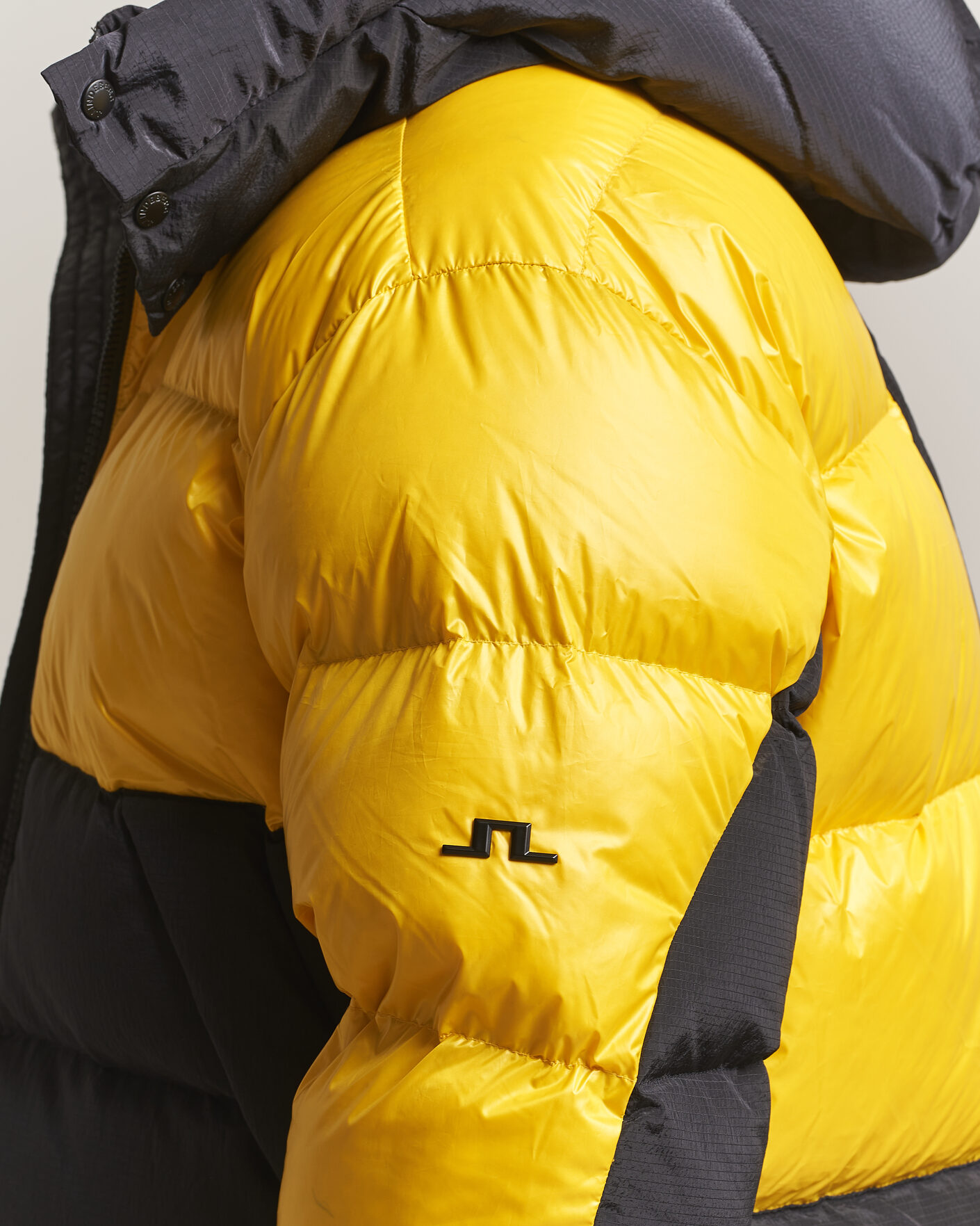 Uomini | Giacche | J.Lindeberg | Creek Block Hooded Down Jacket Bumblebee