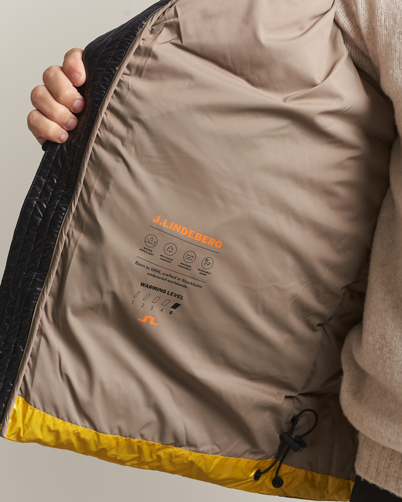 Uomini | Giacche | J.Lindeberg | Creek Block Hooded Down Jacket Bumblebee