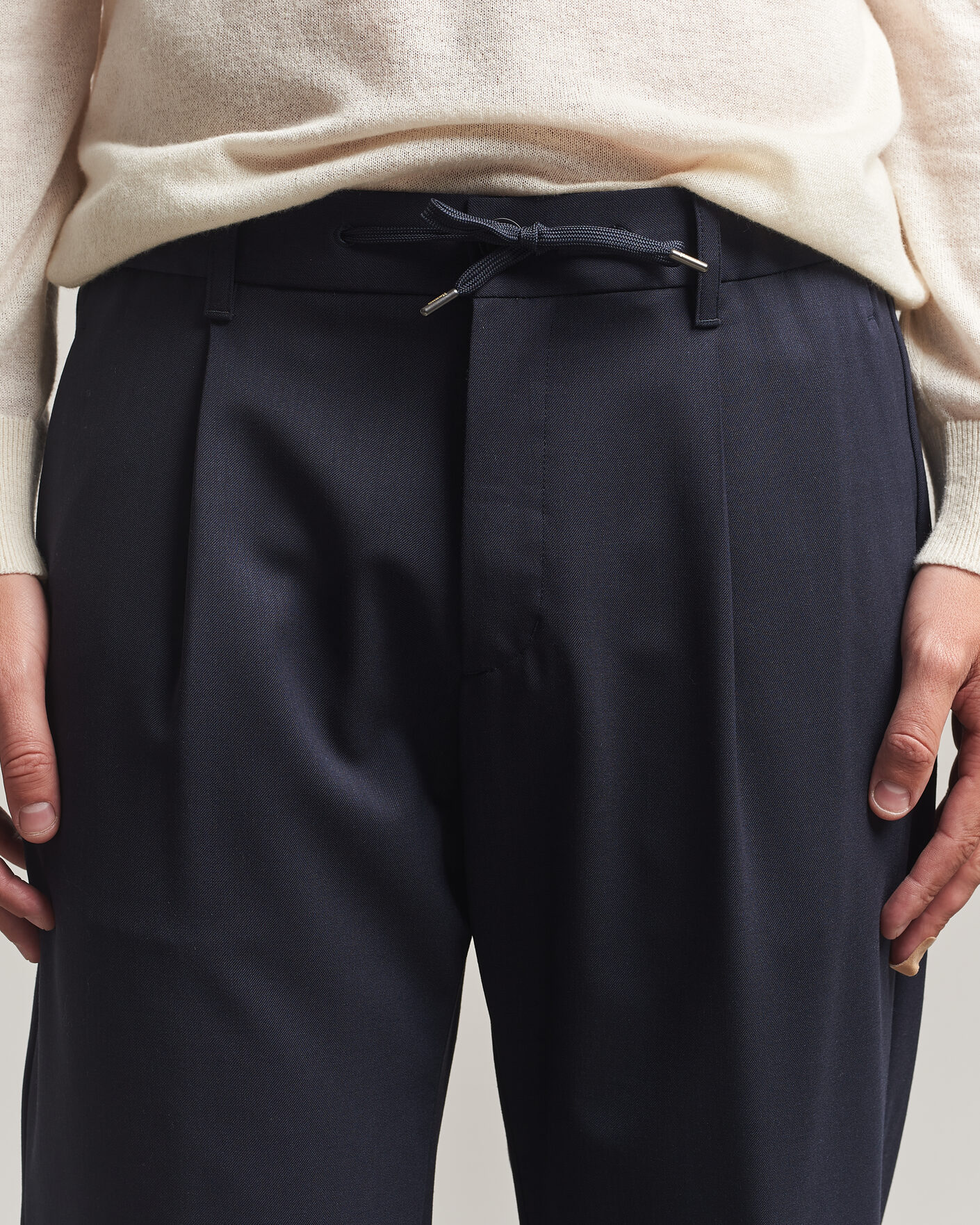 Uomini | Pantaloni | Herno | Pleated Wool Trousers Navy