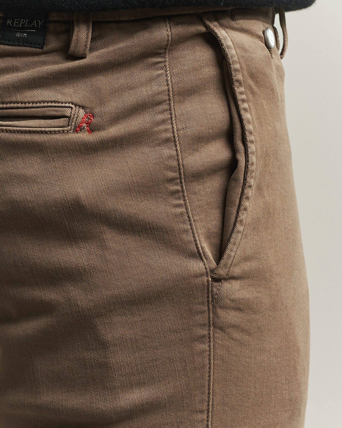 Uomini | Pantaloni | Replay | Benni Hyperflex X-Lite Chinos Brown