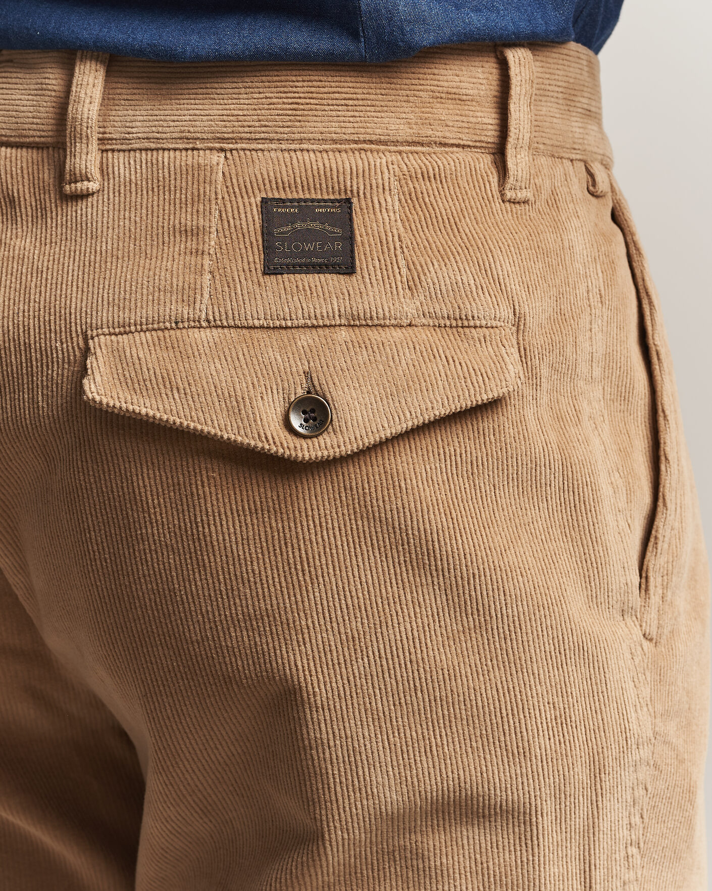 Uomini | Pantaloni | Incotex | Regular Fit Washed Corduroy Slacks Khaki