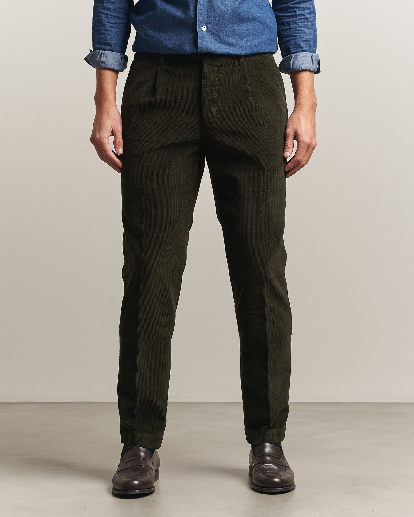 Uomini | Pantaloni | Incotex | Regular Fit Washed Corduroy Slacks Forest Green