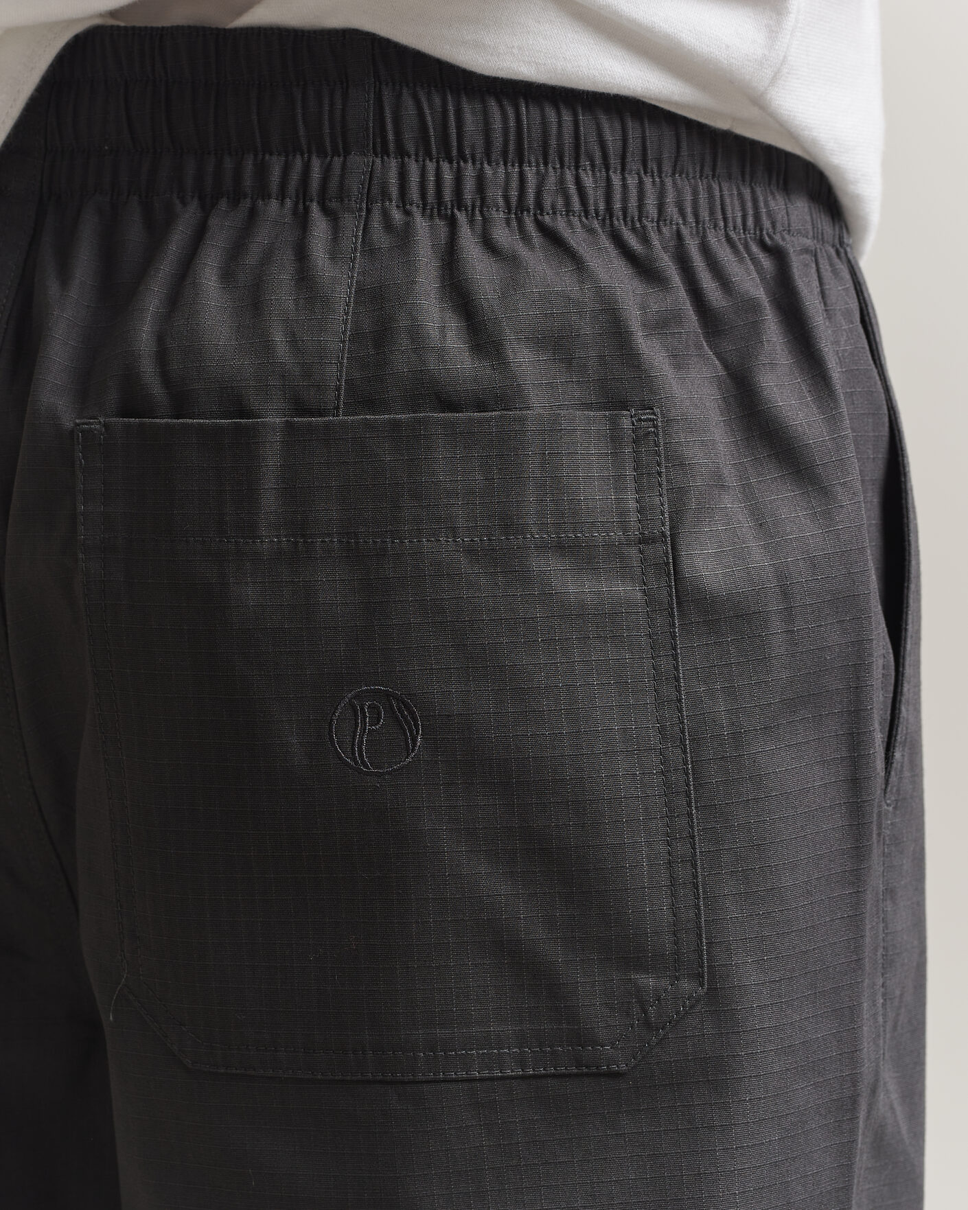 Uomini | Pantaloni | Palmes | Lucien Ripstop Trousers Charcoal
