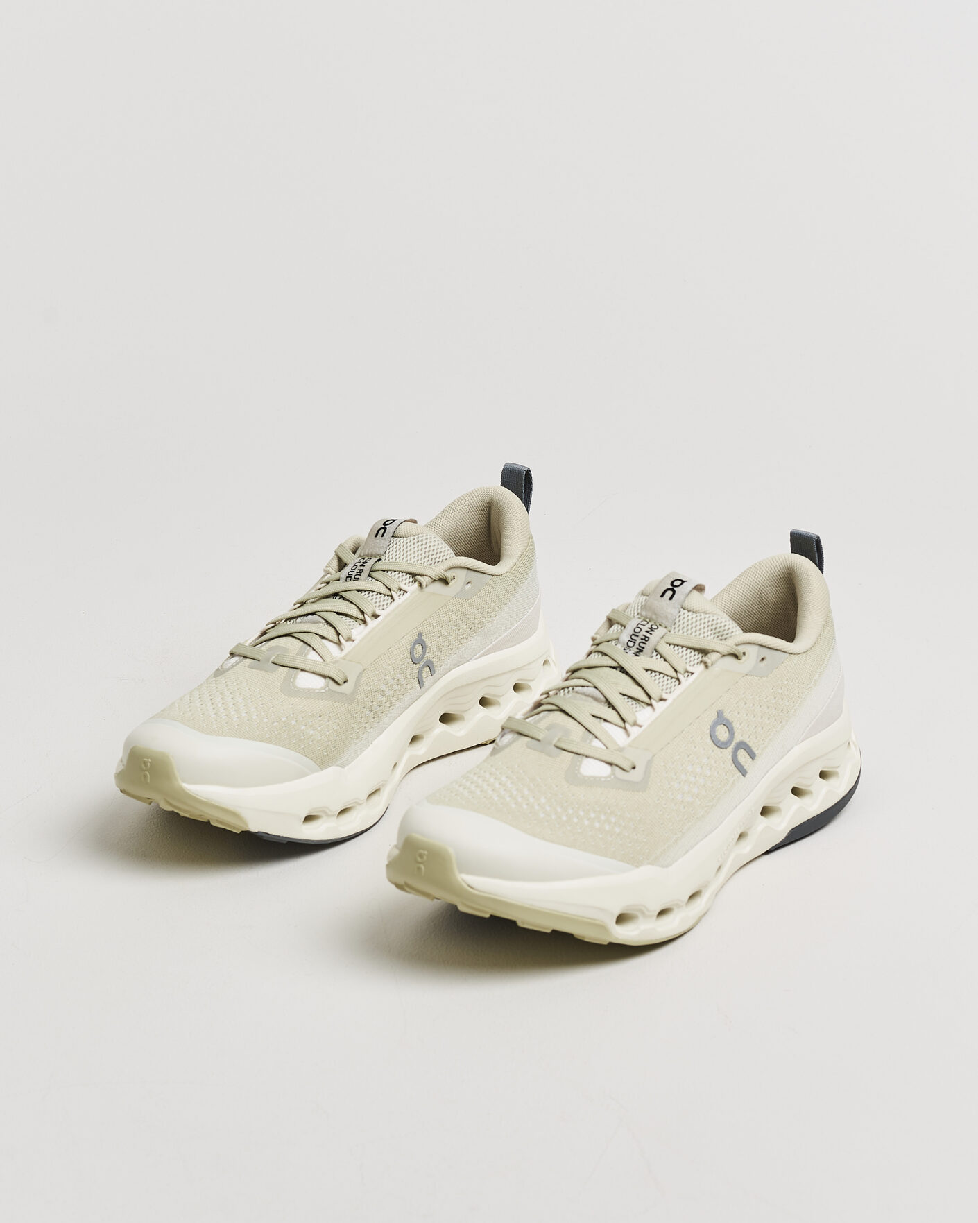 Uomini | Scarpe da corsa | On | Cloudsurfer Trail 2 Chalk/Ghost