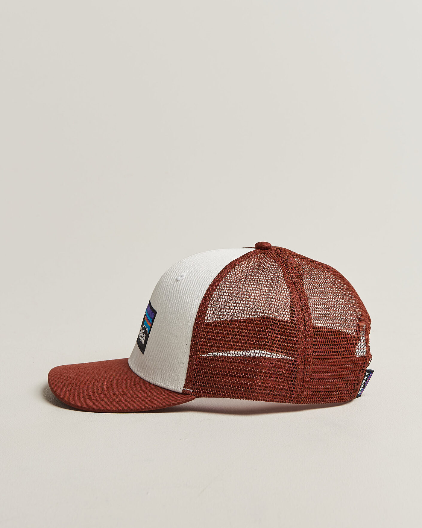 Uomini | Cappelli & Berretti | Patagonia | P-6 Logo Trucker Hat White/Red