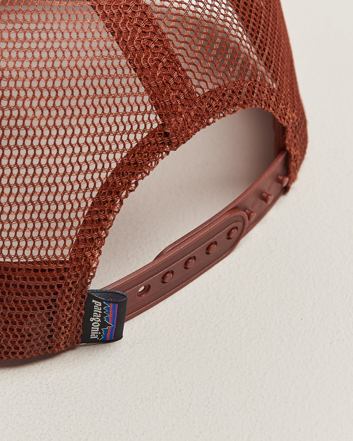 Uomini | Cappelli & Berretti | Patagonia | P-6 Logo Trucker Hat White/Red
