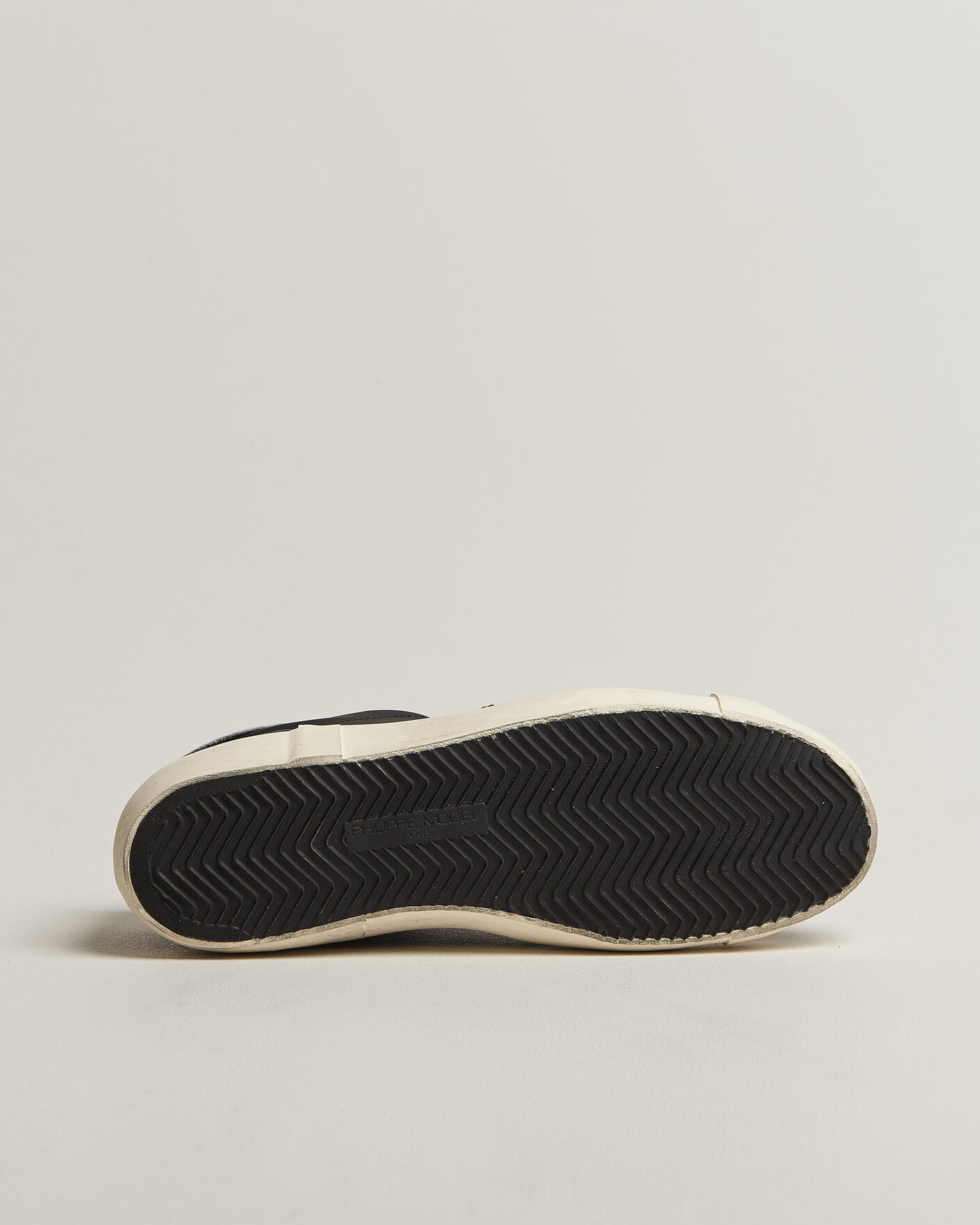 Uomini | Sneakers | Philippe Model | PRSX Low Top Suede Sneaker Black/White