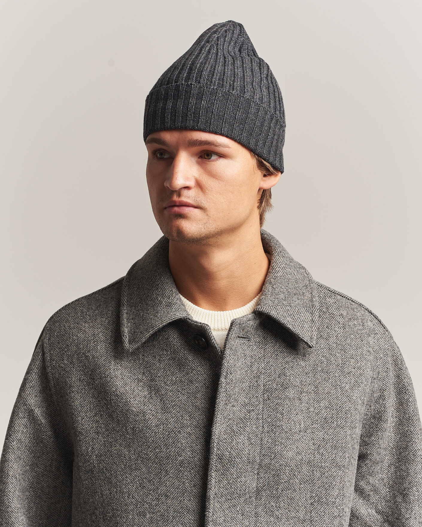 Uomini | Berretti | Piacenza Cashmere | Ribbed Cashmere Beanie Charcoal