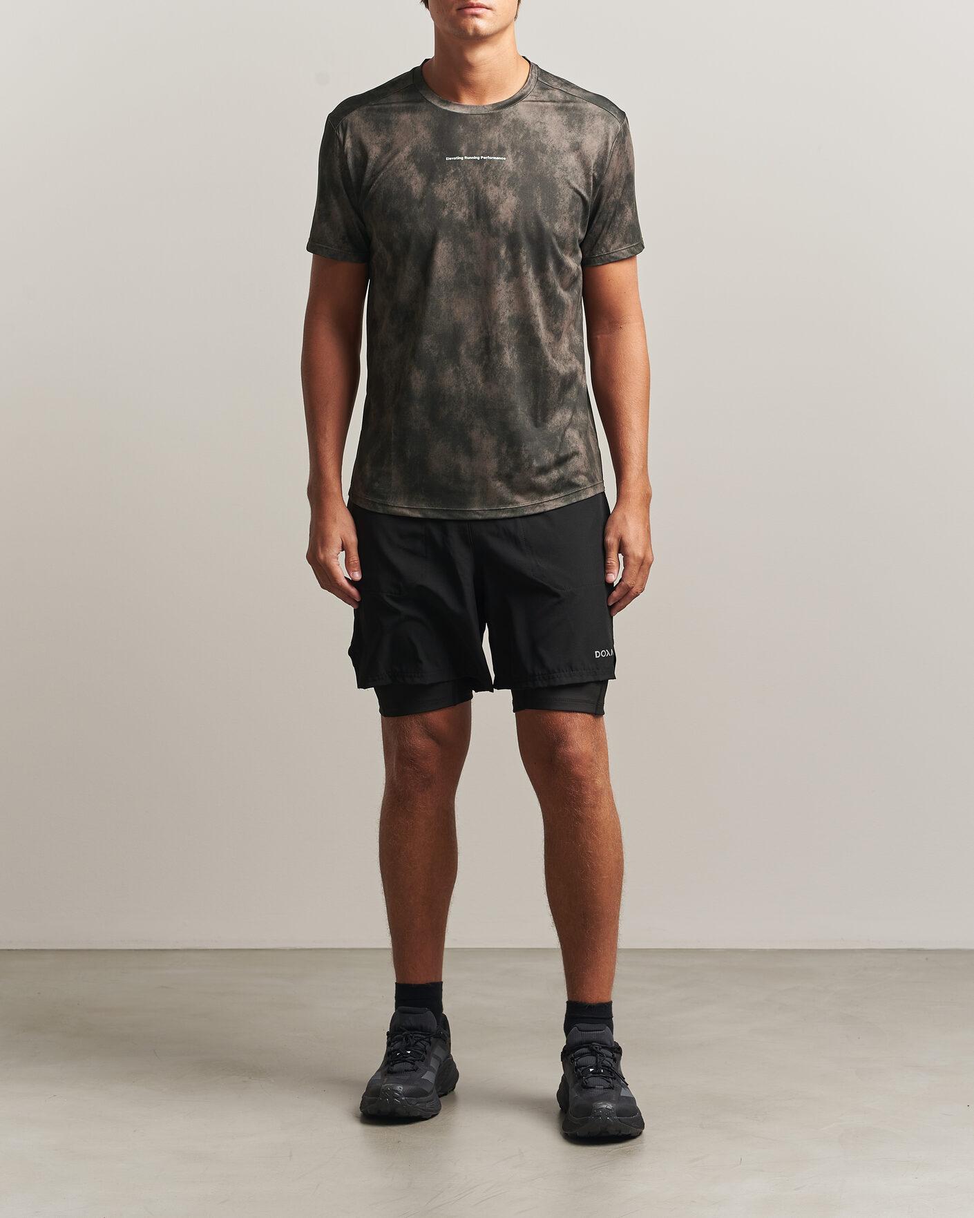 Uomini | T-shirt | DOXA | Rerun Short Sleeve T-Shirt Taupe