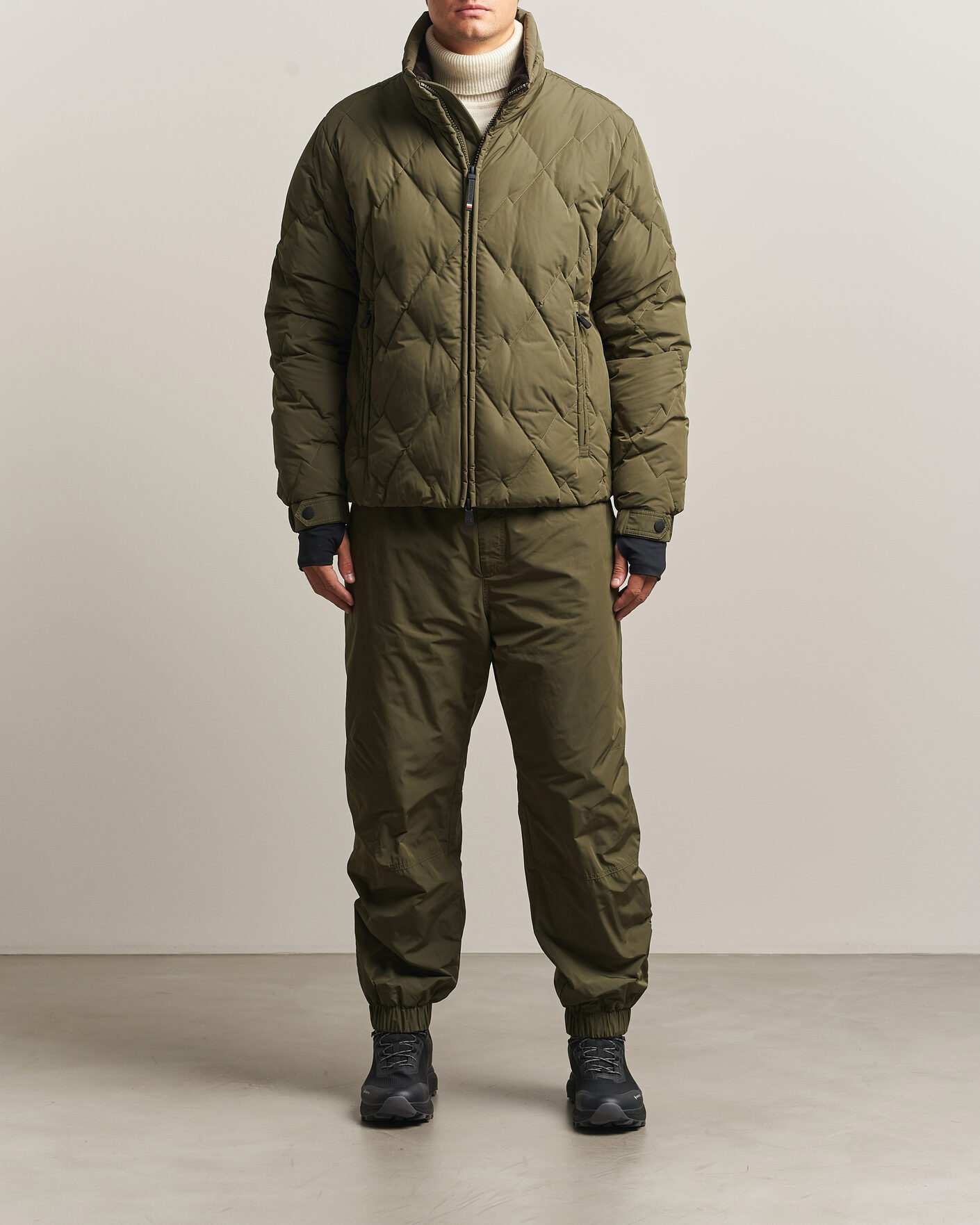 Uomini | Giacche | Moncler Grenoble | Bramas Quilted Jacket Olive