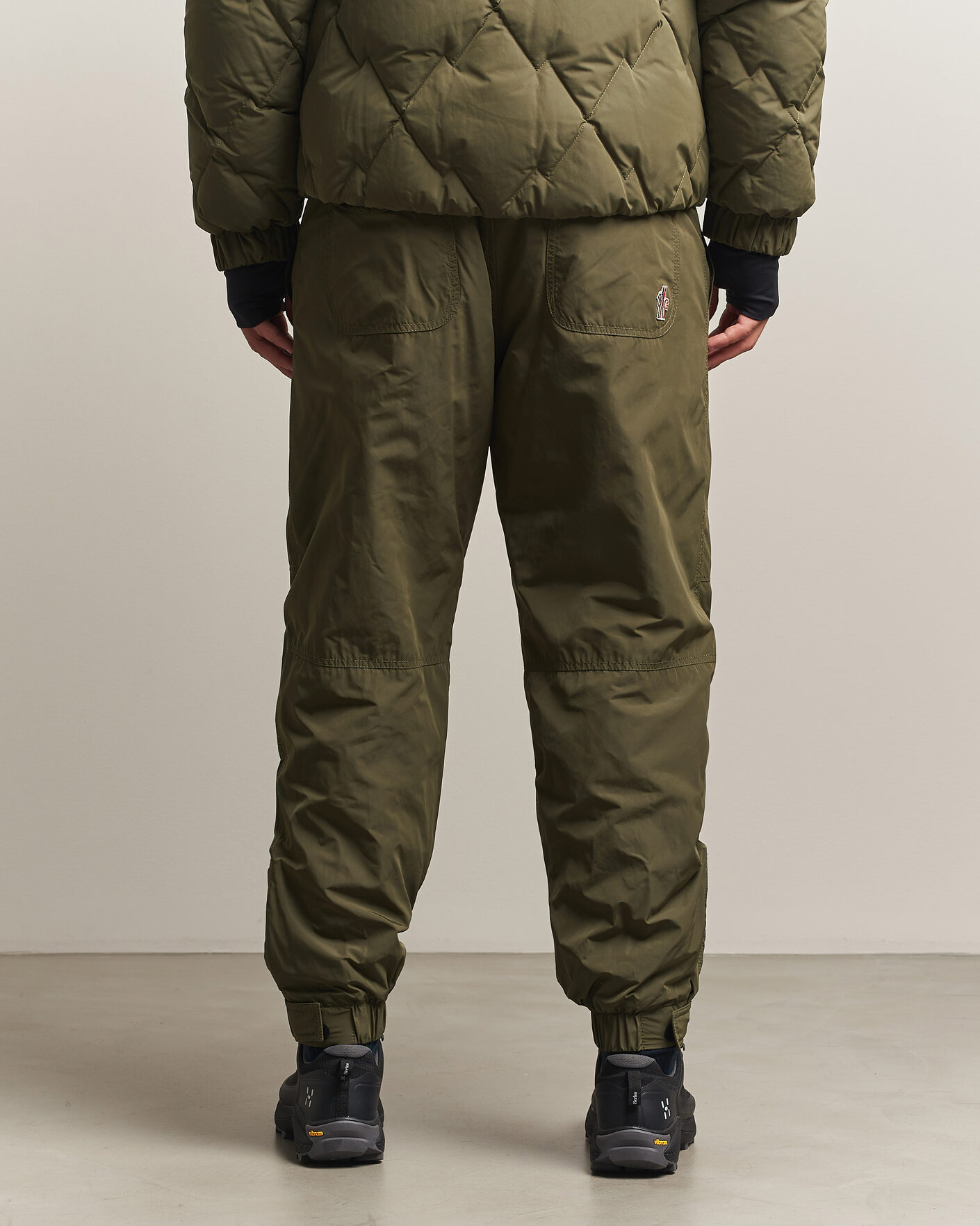 Uomini | Pantaloni | Moncler Grenoble | Drawstring Pants Olive