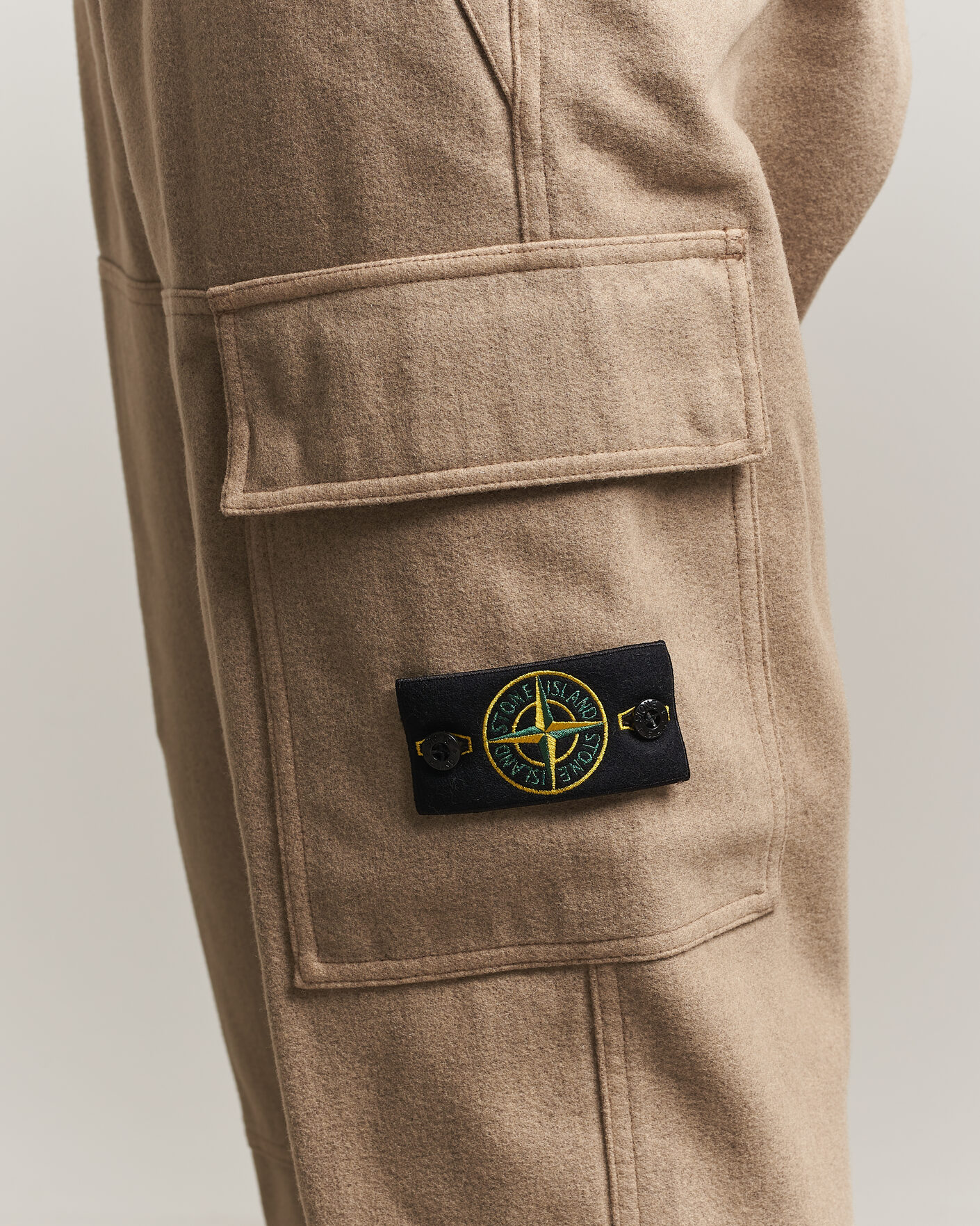 Uomini | Pantaloni | Stone Island | Wool/Nylon Flannel Cargo Trousers Biscuit