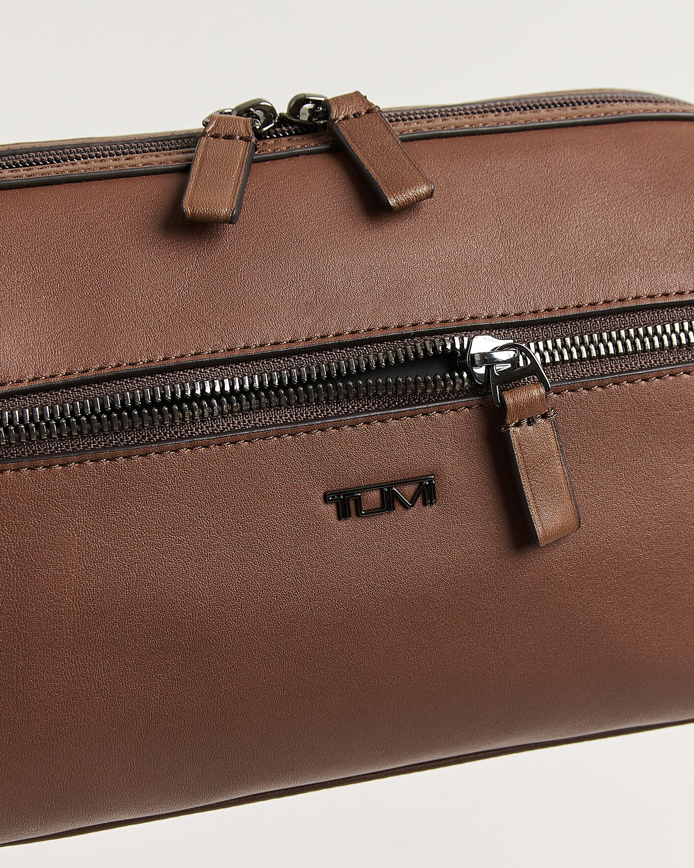 Uomini | Borse | TUMI | Framed Travel Kit Cognac