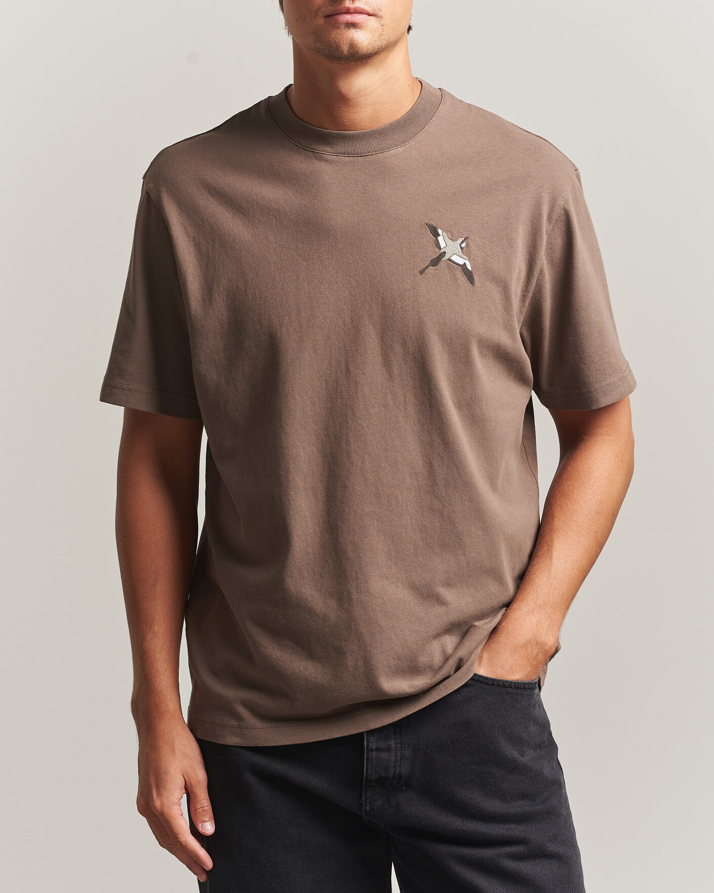 Uomini | T-shirt | Axel Arigato | Micro Bee Birt T-Shirt Coffee Brown