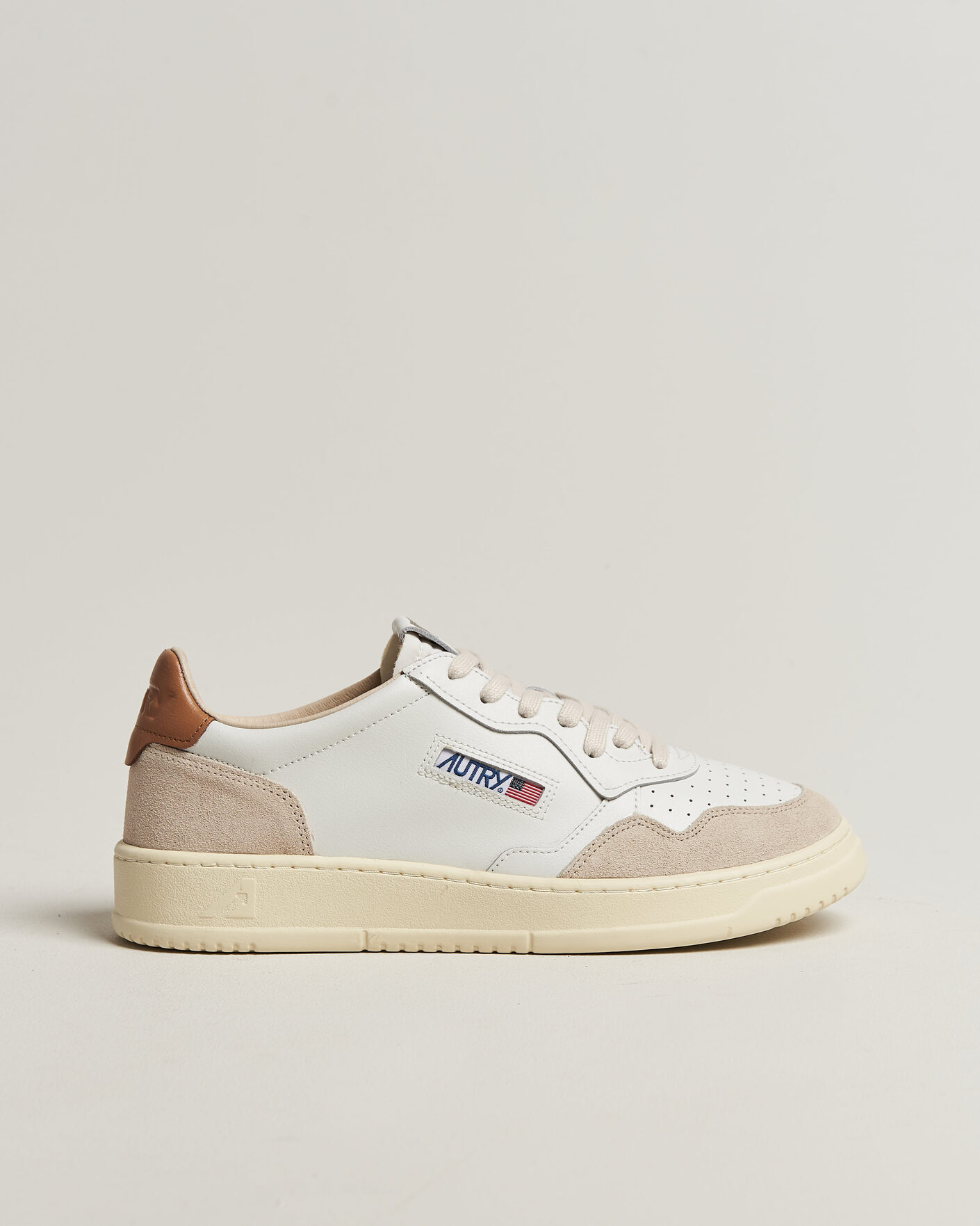 Uomini | Sneakers | Autry | Medalist Low Leather/Suede Sneaker White/Lion