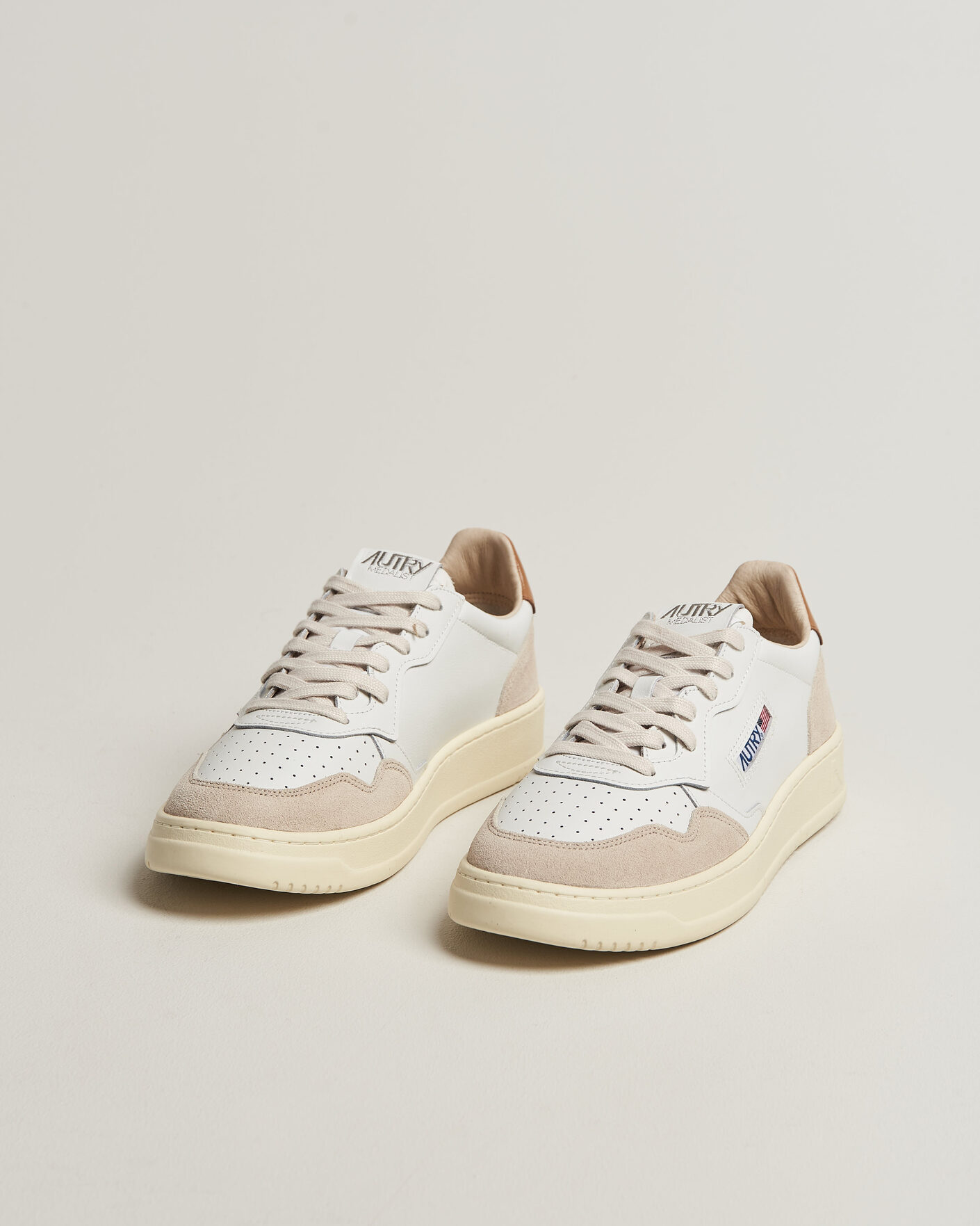 Uomini | Sneakers | Autry | Medalist Low Leather/Suede Sneaker White/Lion