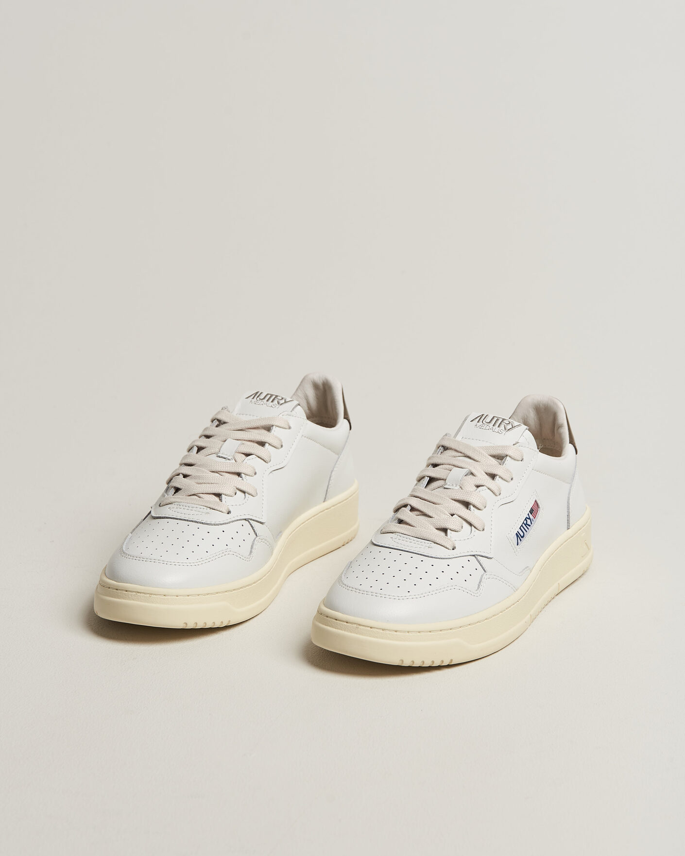 Uomini | Sneakers | Autry | Medalist Low Sneaker White/Chocolate