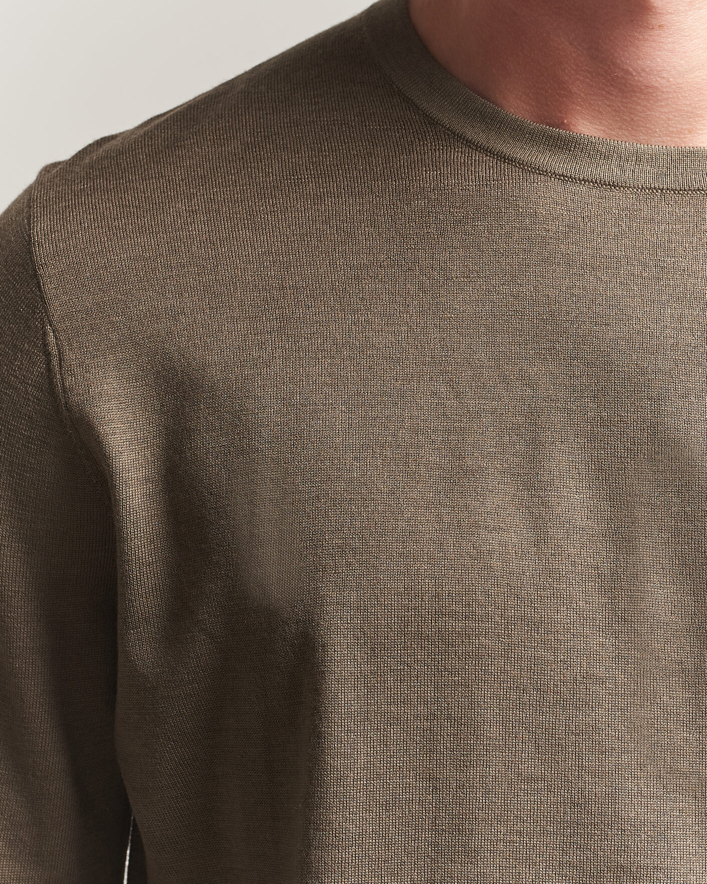 Uomini | Maglieria | Tiger of Sweden | Connor Extra Fine Merino Crew Neck Pullover Aged Timber