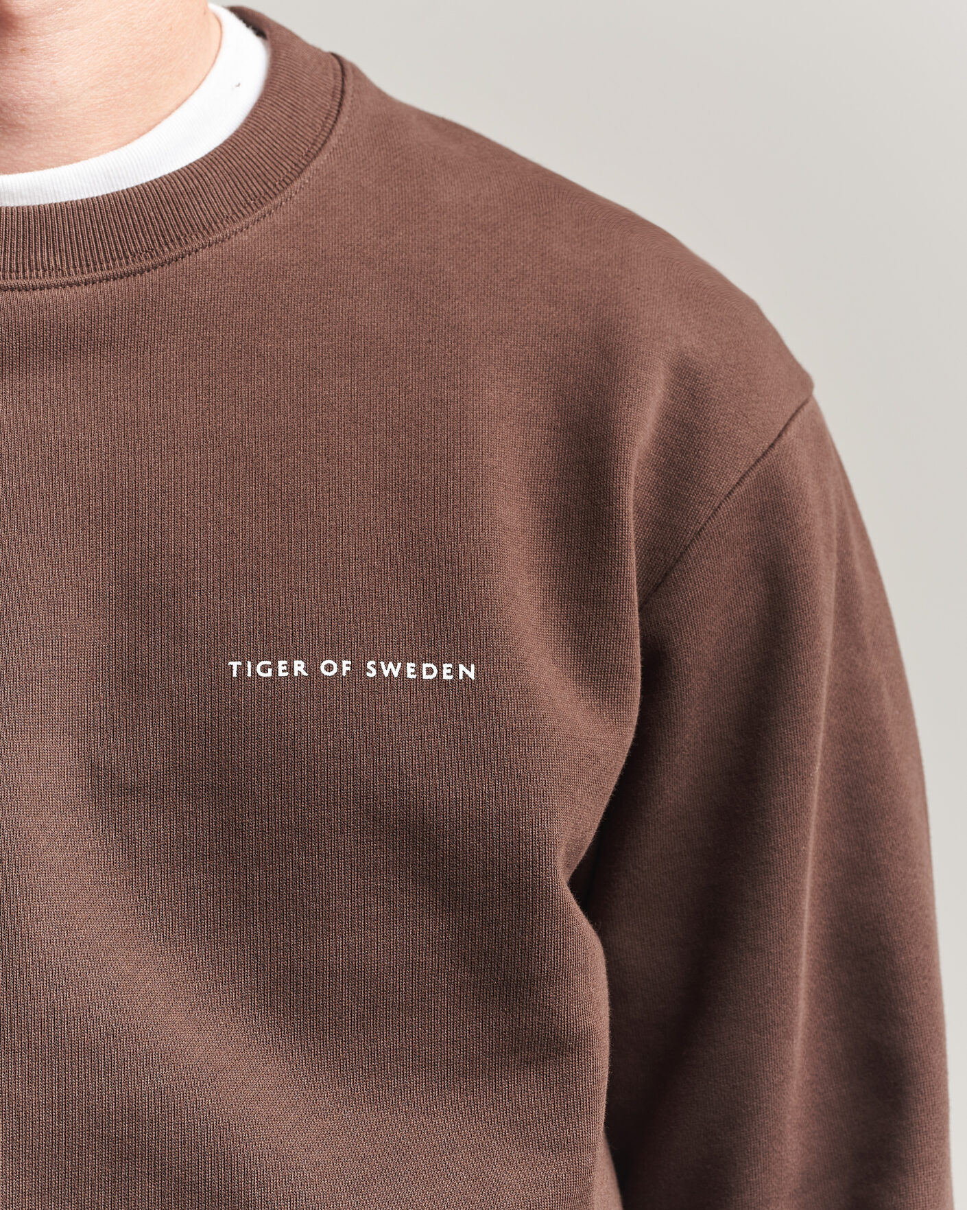 Uomini | Maglieria | Tiger of Sweden | Emerson Crew Neck Sweatshirt Dark Mahogany