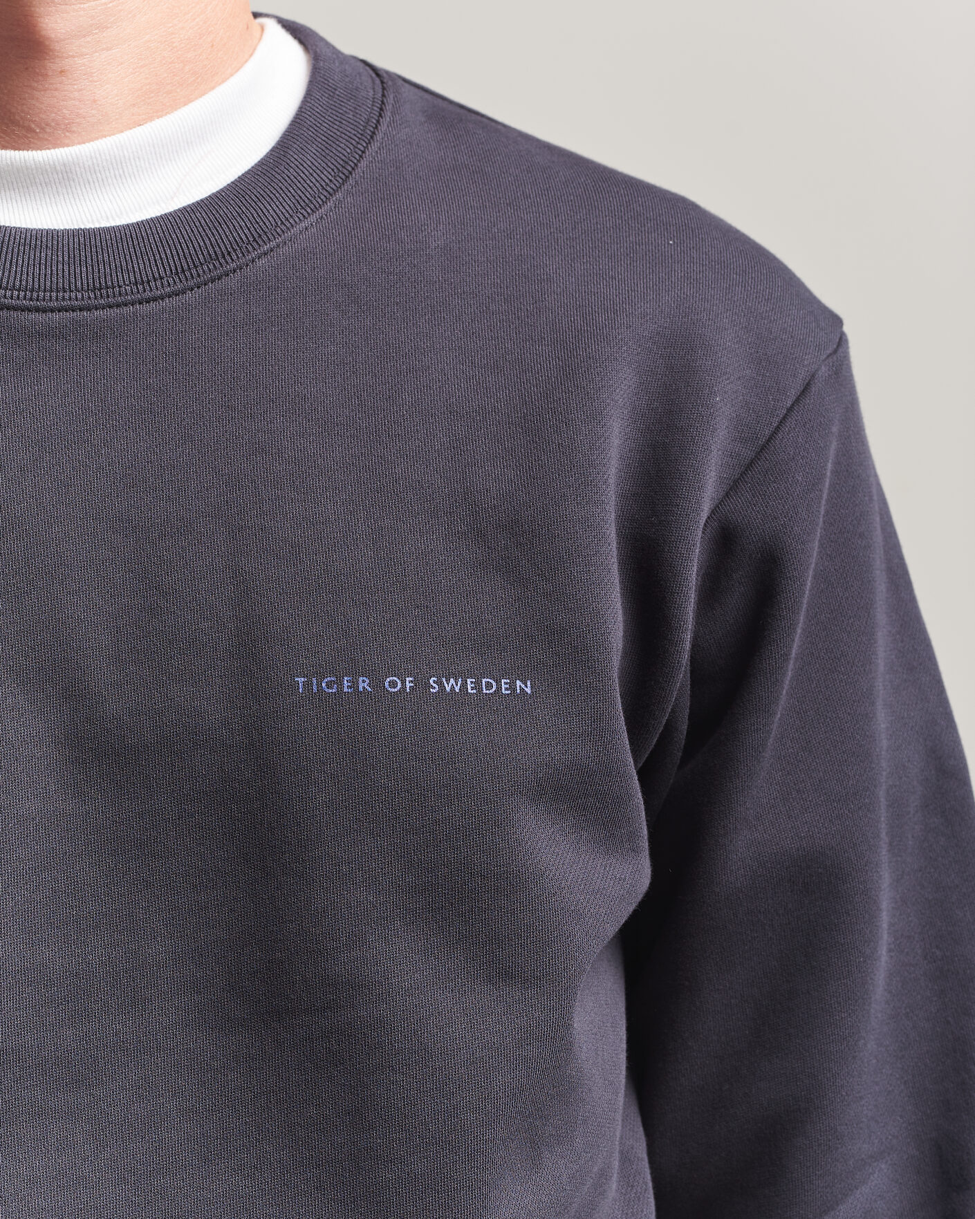 Uomini | Maglieria | Tiger of Sweden | Emerson Crew Neck Sweatshirt Light Ink
