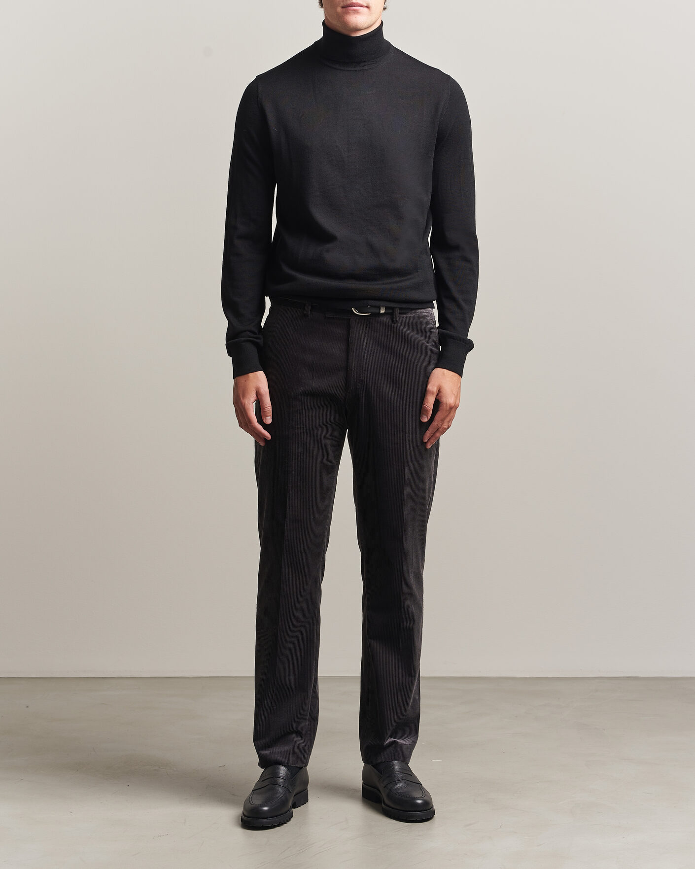 Uomini | Pantaloni | Tiger of Sweden | Tense Pleated Corduroy Trousers Phantom