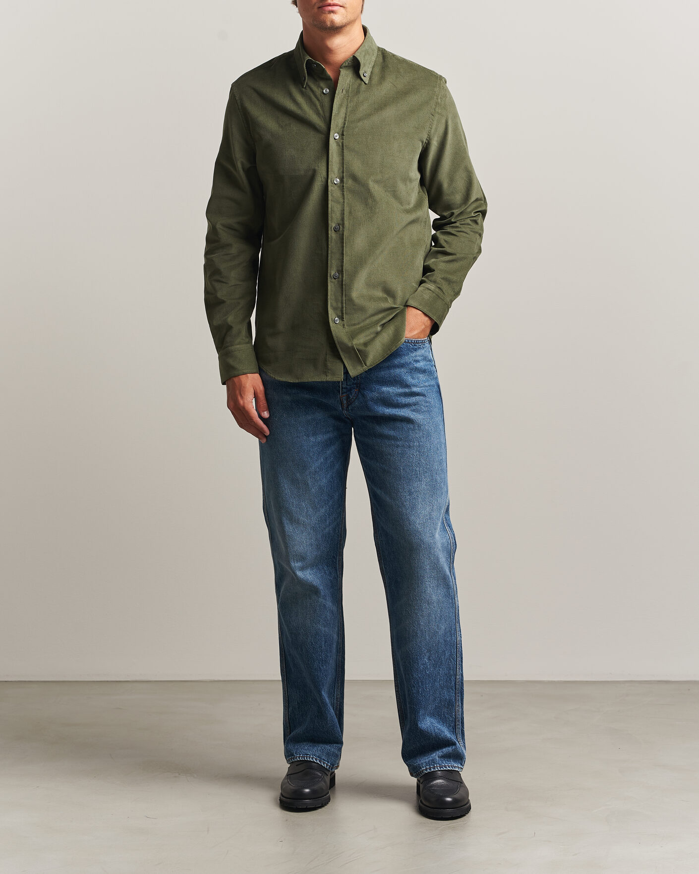 Uomini | Camicie | Tiger of Sweden | Bjorn Corduroy Shirt City Green