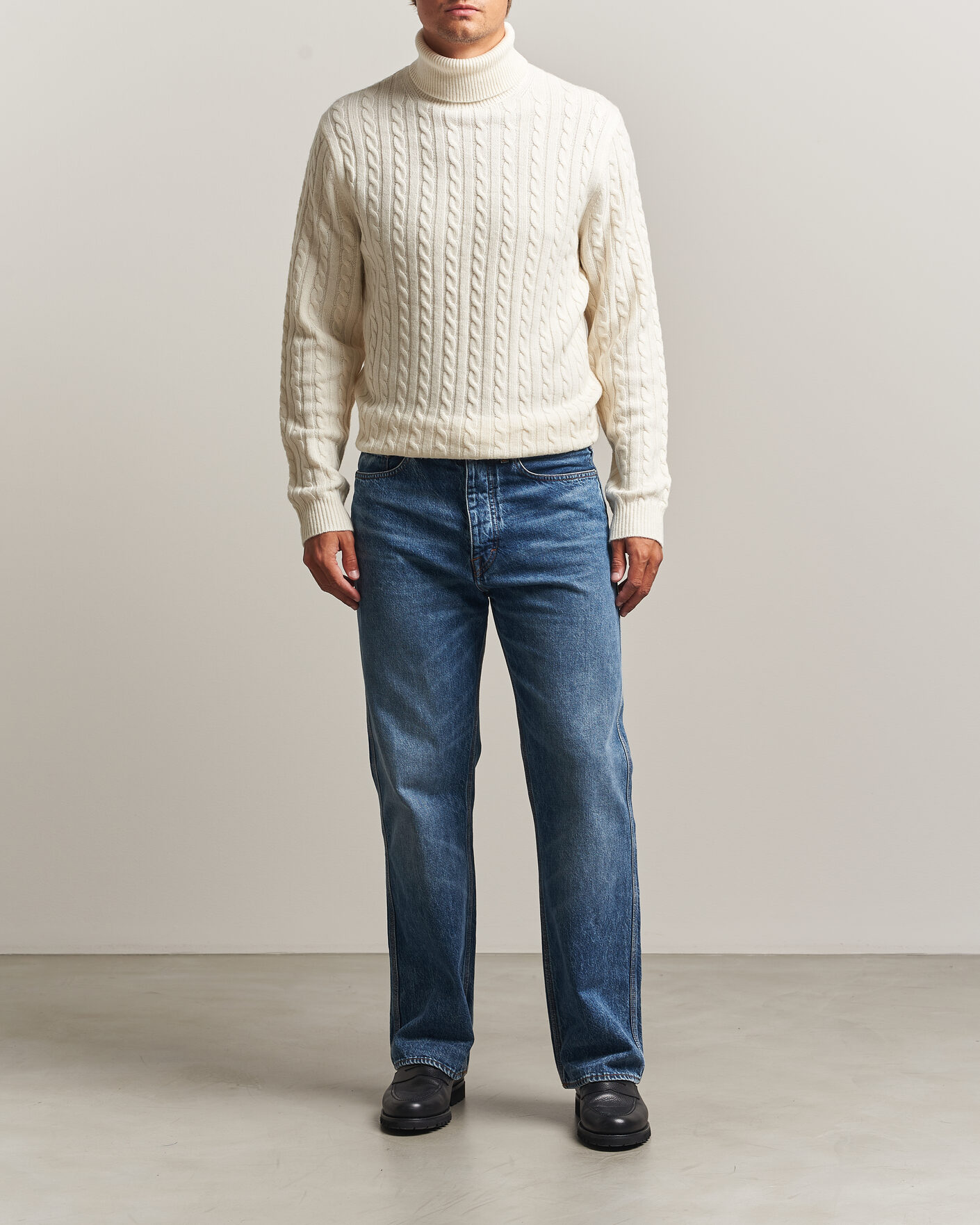Uomini | Maglieria | Tiger of Sweden | Wilde Wool/Cashmere Cable Turtleneck Porcelain Cream