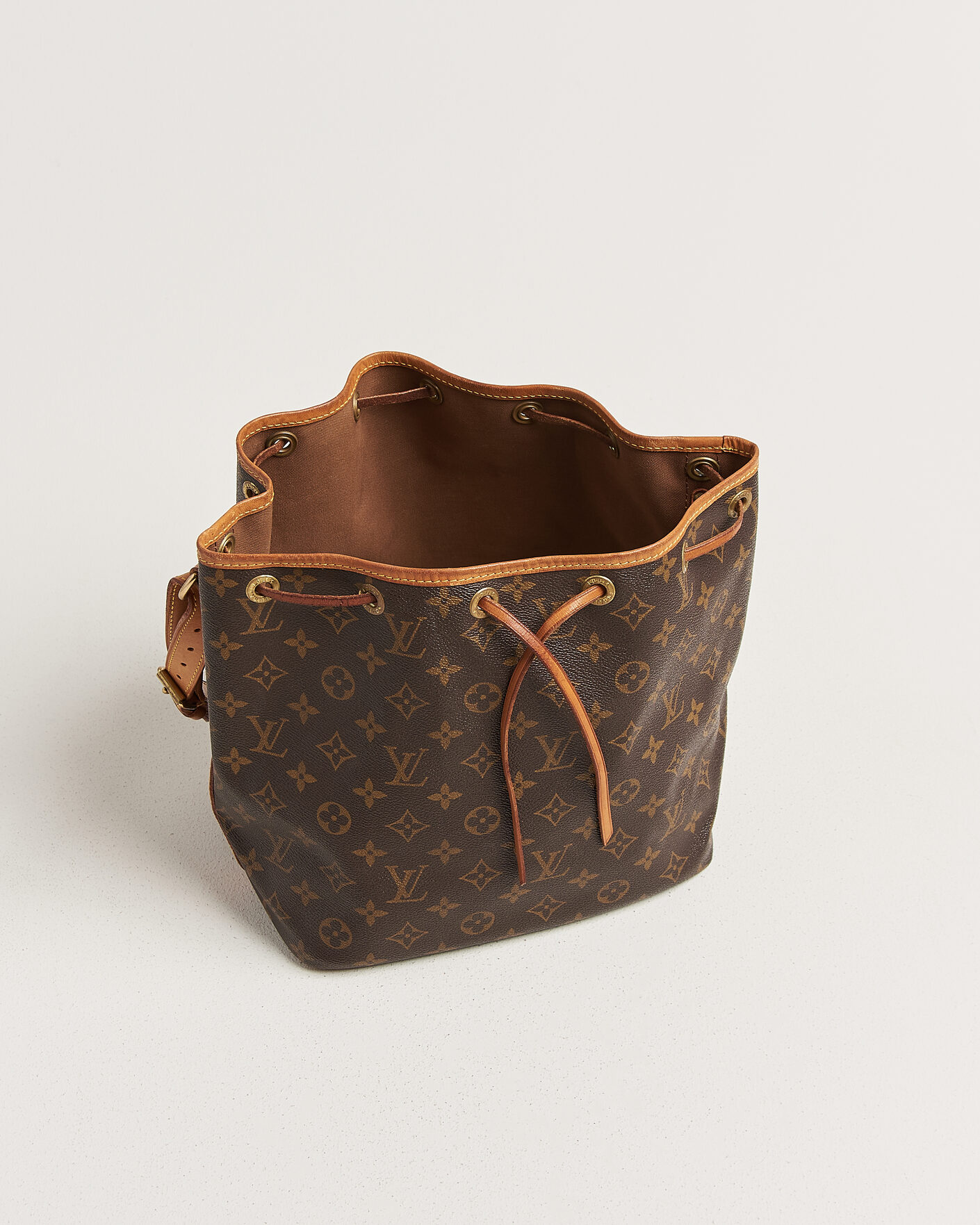 Uomini | Pre-Owned & Vintage Bags | Louis Vuitton Pre-Owned | Petit Noé Monogram