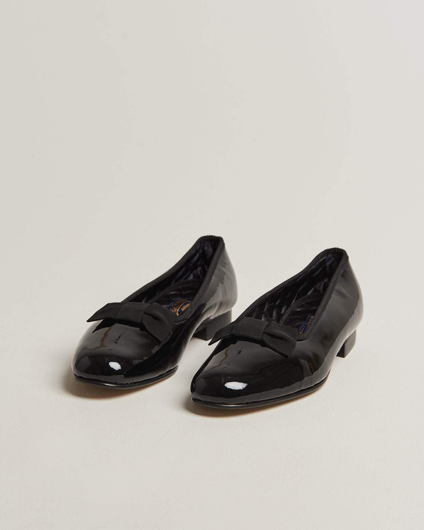 Uomini | Scarpe di vernice | Bowhill & Elliott | Patent Opera Pump Black