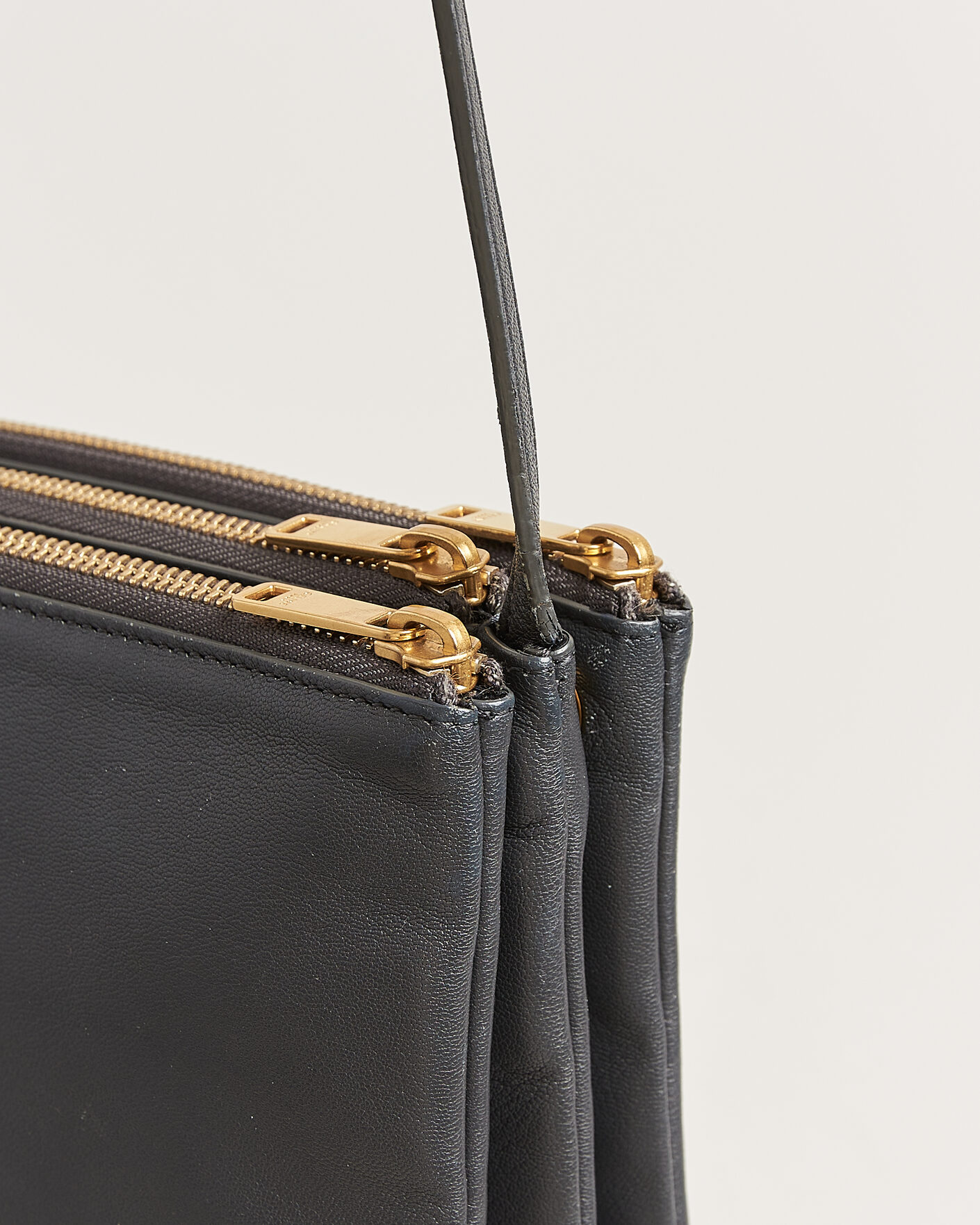 Uomini | Pre-Owned & Vintage Bags | Celine Pre-Owned | Trio Bag Small Grey