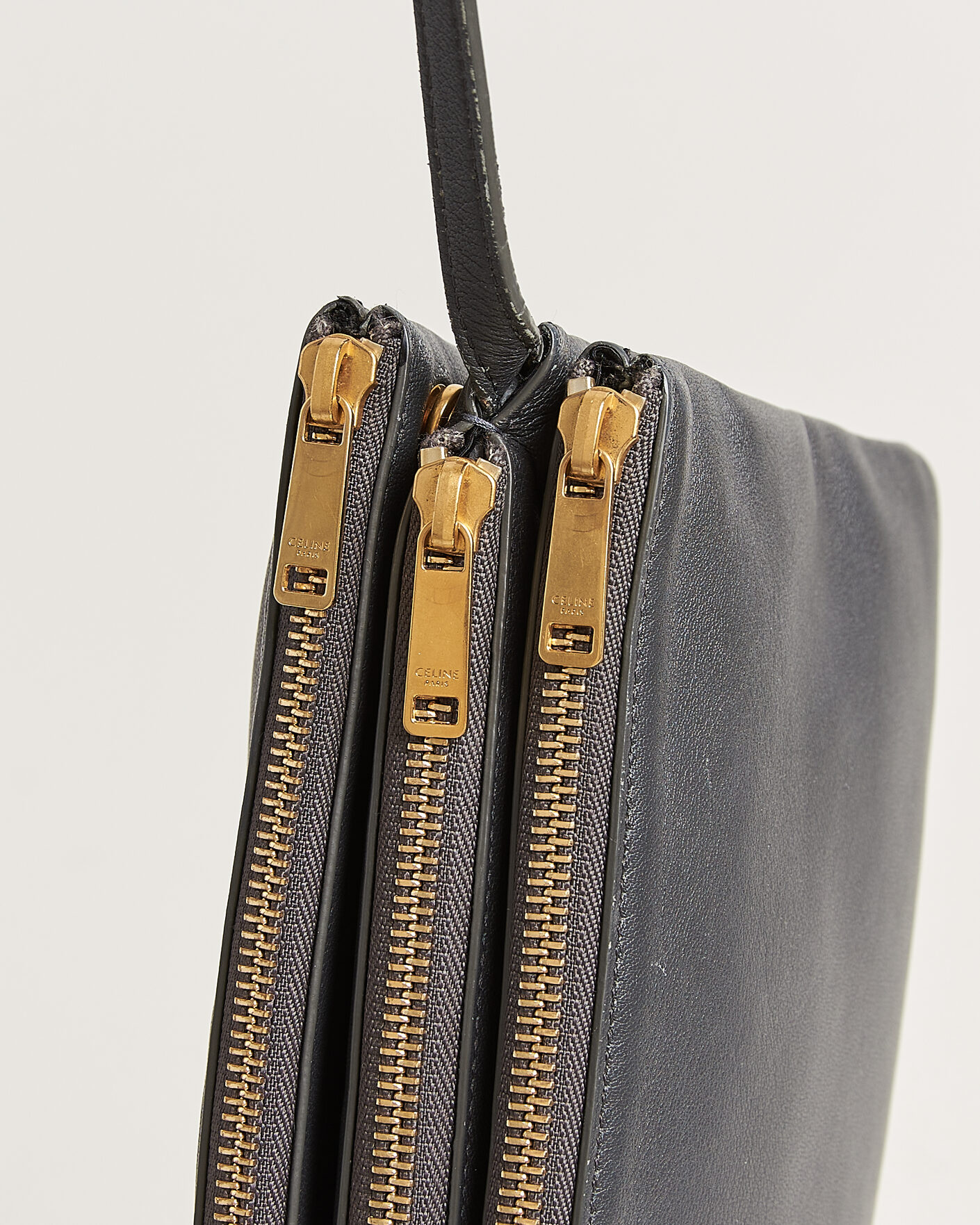 Uomini | Pre-Owned & Vintage Bags | Celine Pre-Owned | Trio Bag Small Grey