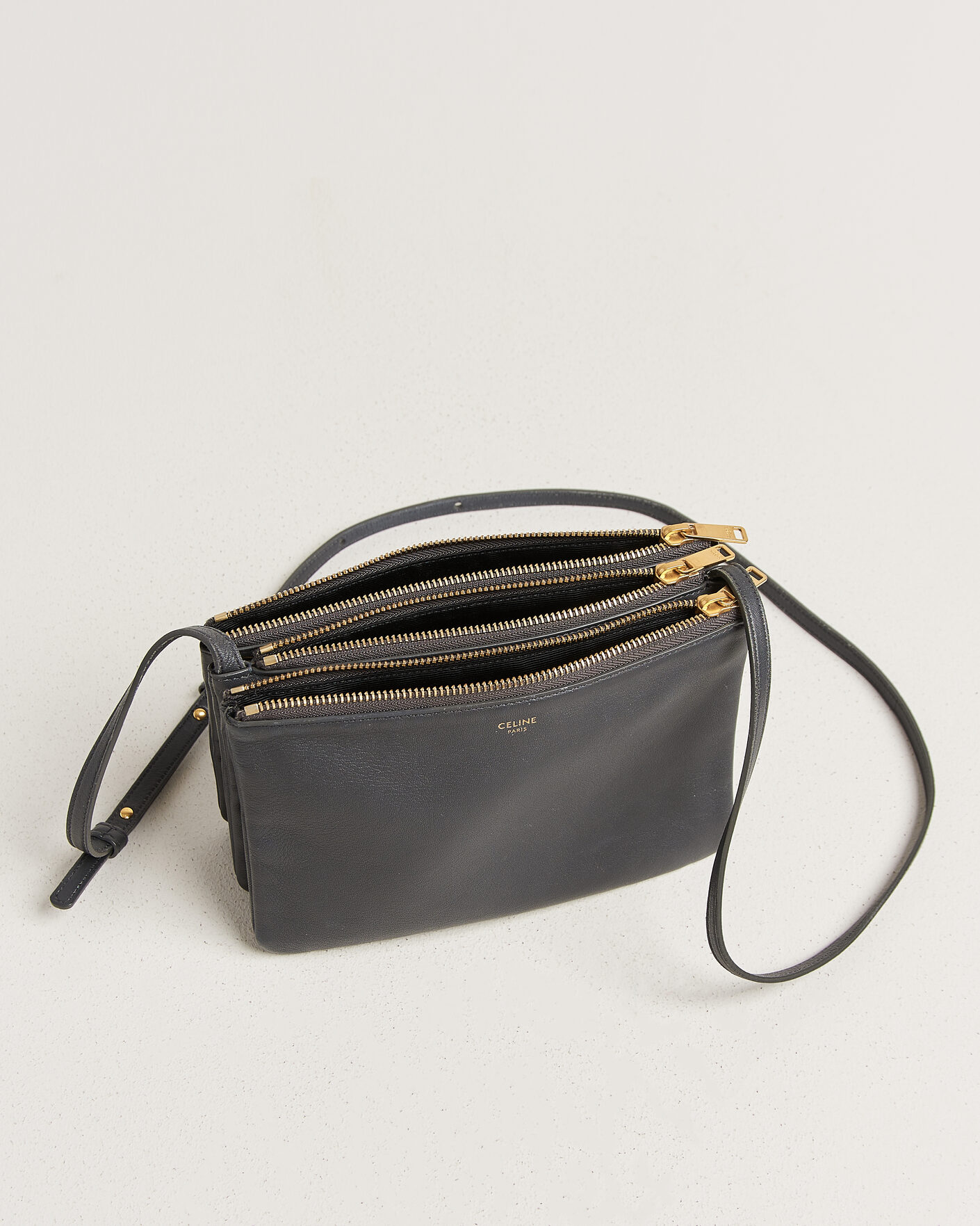 Uomini | Pre-Owned & Vintage Bags | Celine Pre-Owned | Trio Bag Small Grey