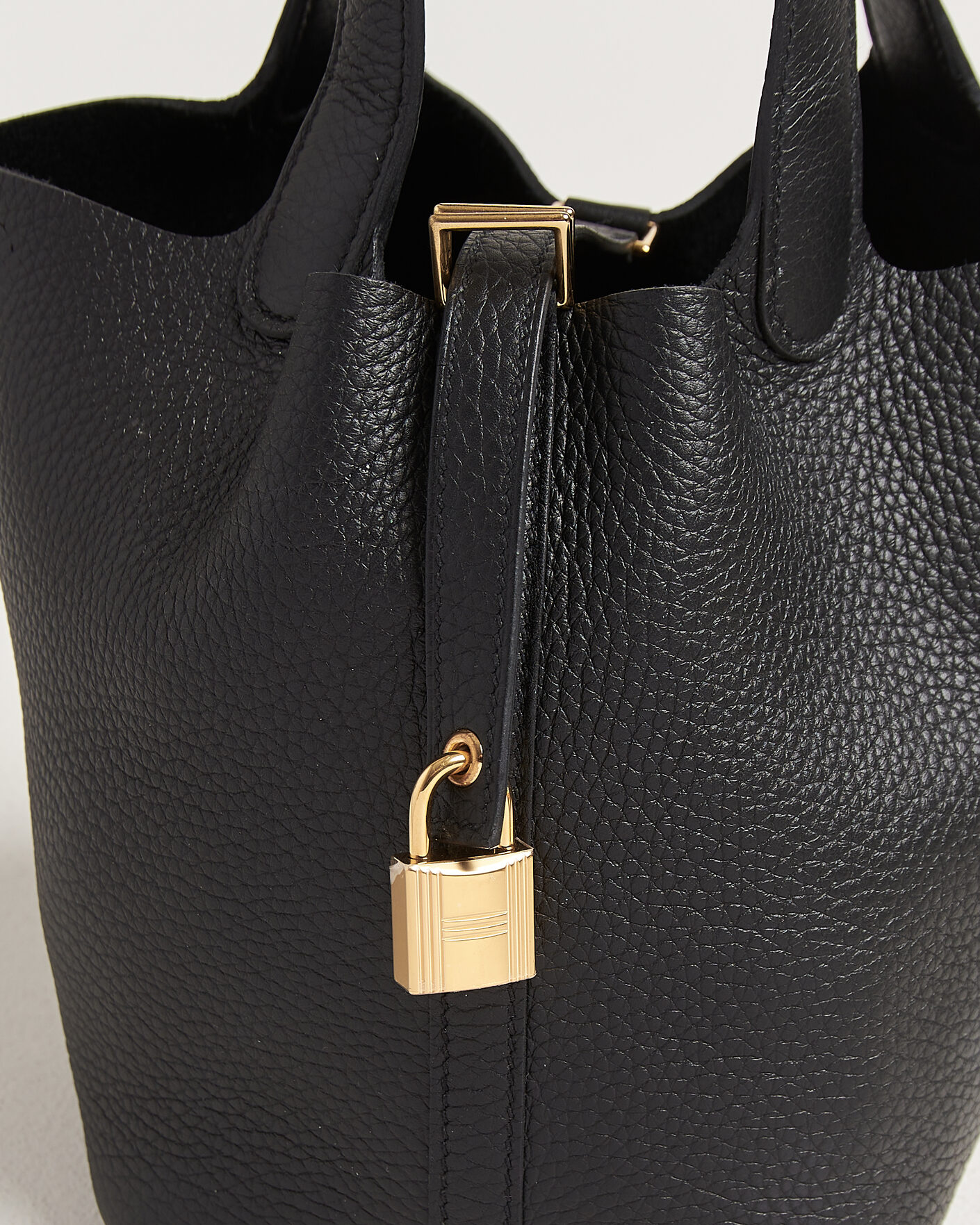 Uomini | Pre-Owned & Vintage Bags | Hermès Pre-Owned | Picotin Lock 18 Black