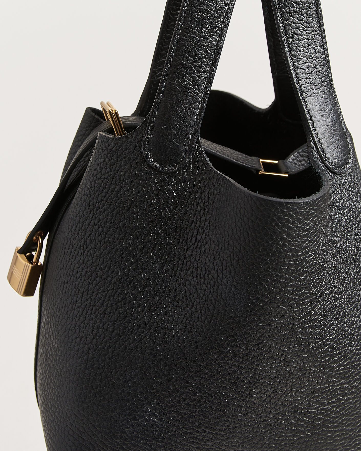 Uomini | Pre-Owned & Vintage Bags | Hermès Pre-Owned | Picotin Lock 18 Black