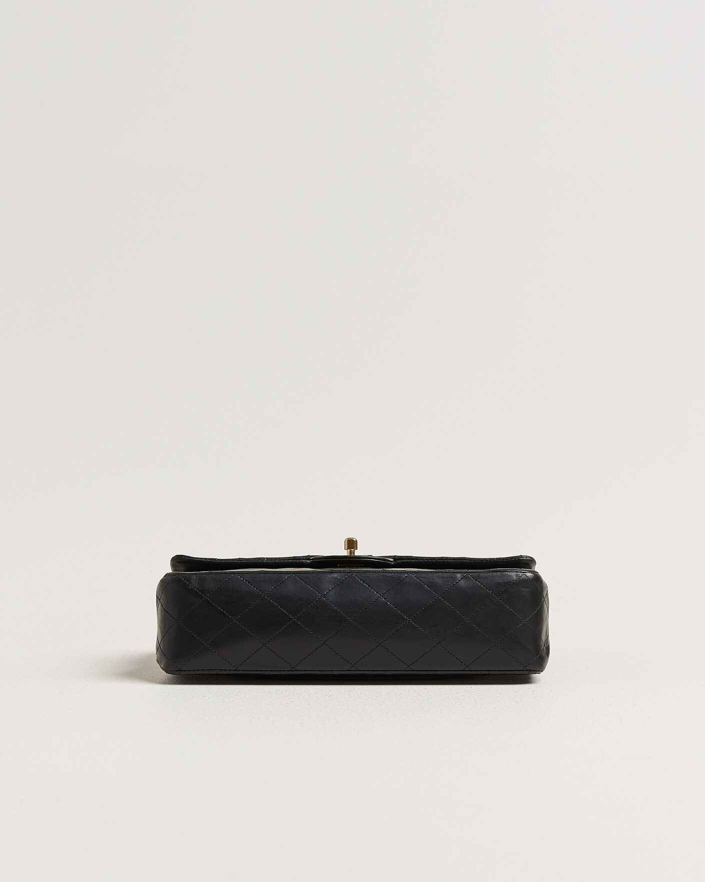 Uomini | Pre-Owned & Vintage Bags | Chanel Pre-Owned | Classic Medium Double Flap Bag Lambskin Black