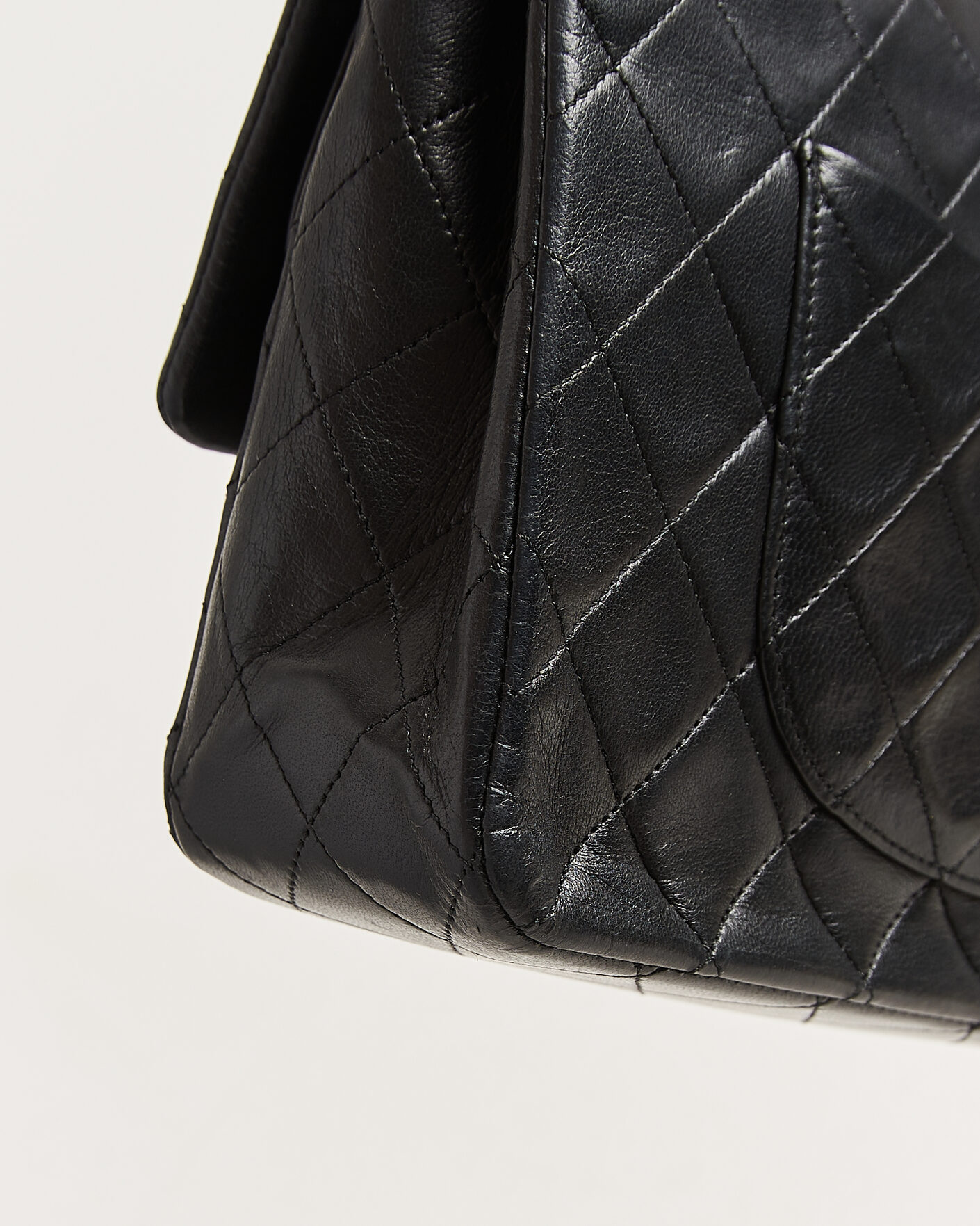 Uomini | Chanel Pre-Owned Classic Medium Double Flap Bag Lambskin Black | Chanel Pre-Owned | Classic Medium Double Flap Bag Lambskin Black