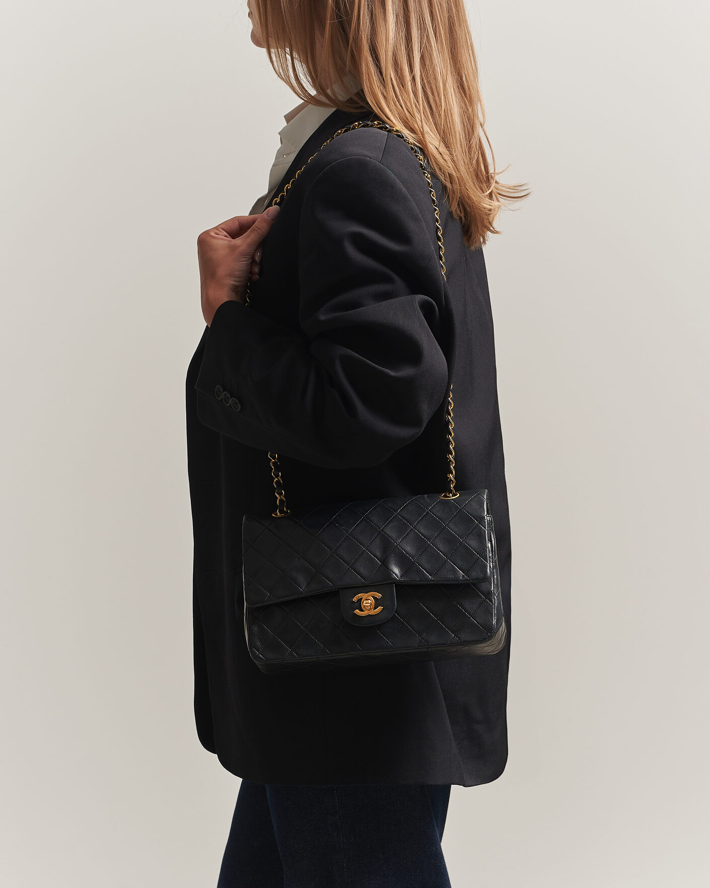 Uomini | Pre-Owned & Vintage Bags | Chanel Pre-Owned | Classic Medium Double Flap Bag Lambskin Black
