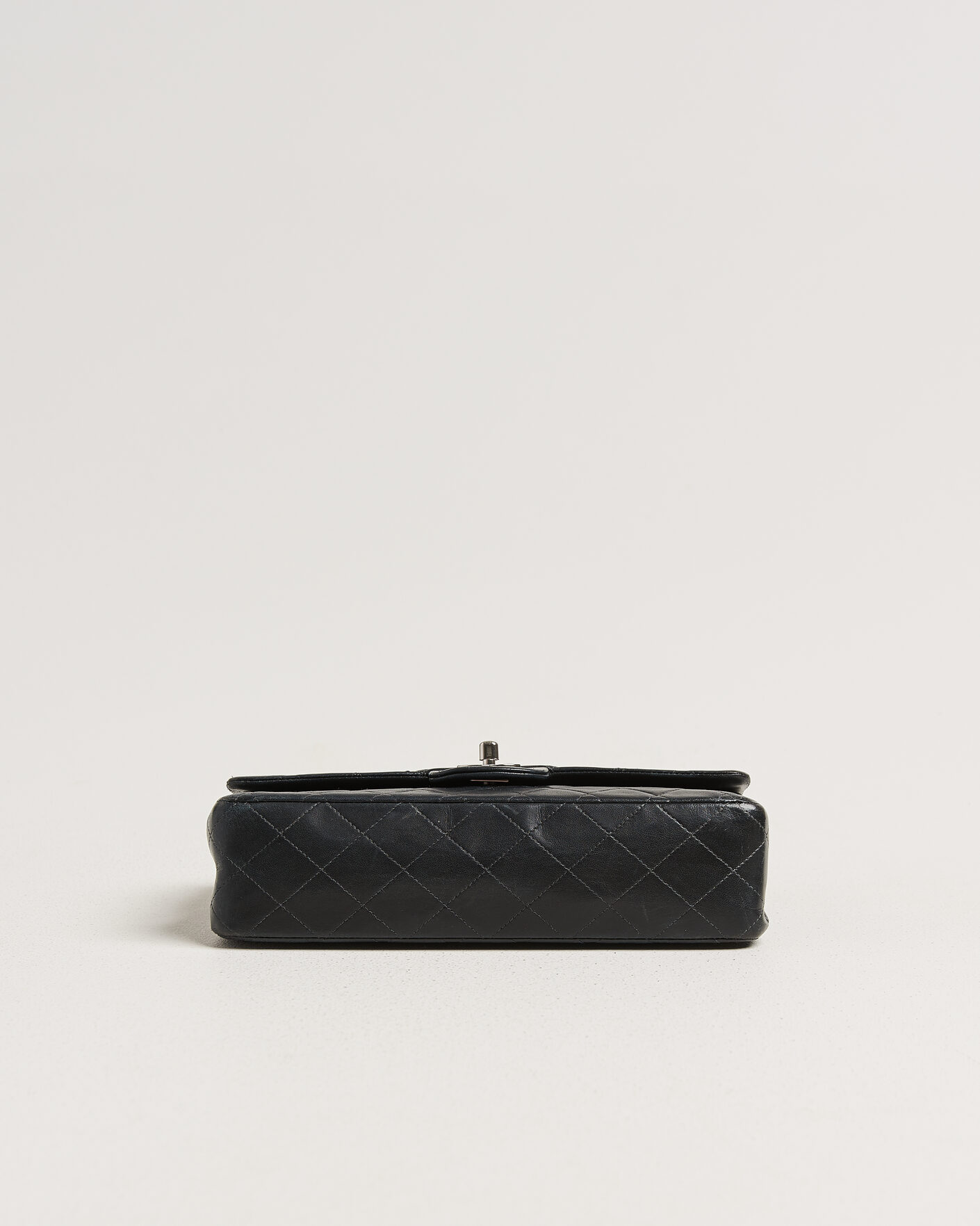 Uomini | Pre-Owned & Vintage Bags | Chanel Pre-Owned | Classic Medium Double Flap Bag Lambskin Black