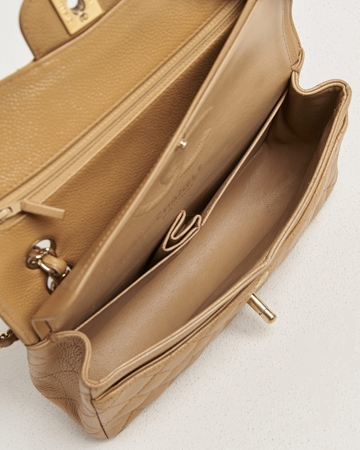 Uomini | Pre-Owned & Vintage Bags | Chanel Pre-Owned | Classic Small Double Flap Bag Caviar Leather Beige