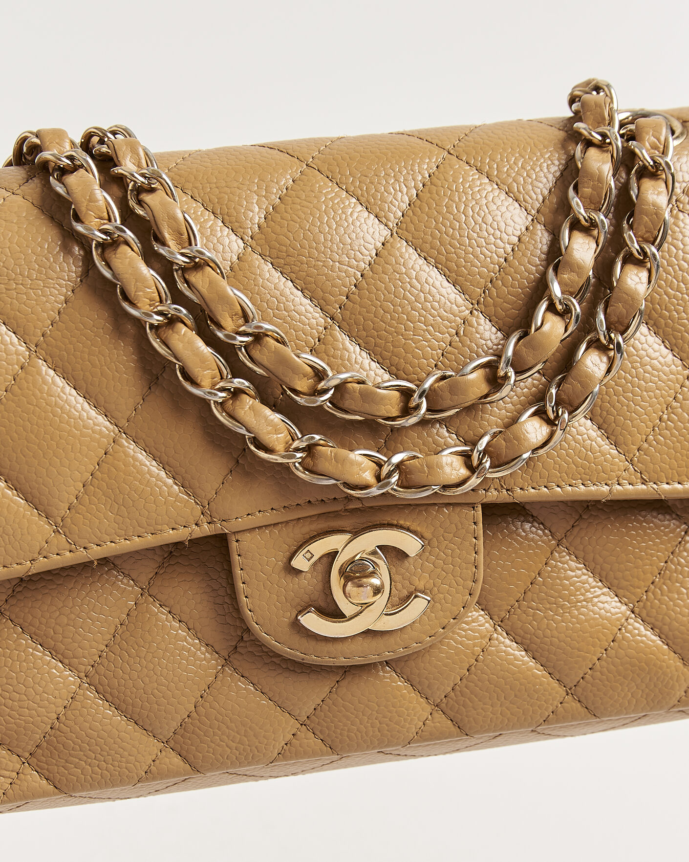 Uomini | Pre-Owned & Vintage Bags | Chanel Pre-Owned | Classic Small Double Flap Bag Caviar Leather Beige
