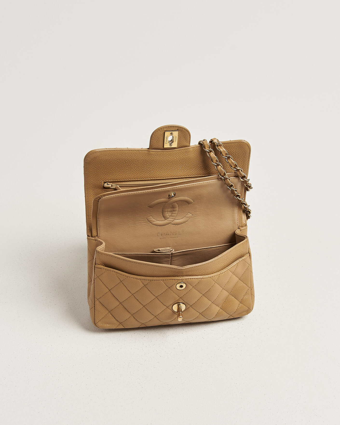 Uomini | Pre-Owned & Vintage Bags | Chanel Pre-Owned | Classic Small Double Flap Bag Caviar Leather Beige