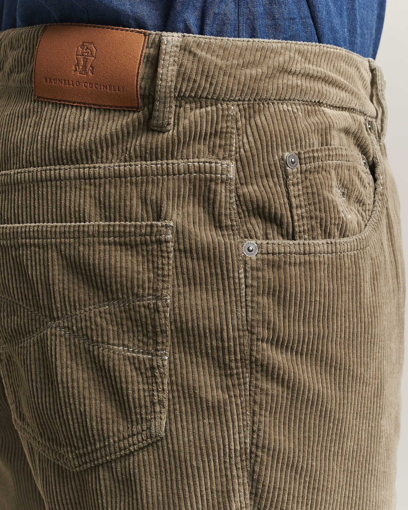 Uomini | Pantaloni | Brunello Cucinelli | Leisure Fit Corduroy 5-Pocket Pants Olive