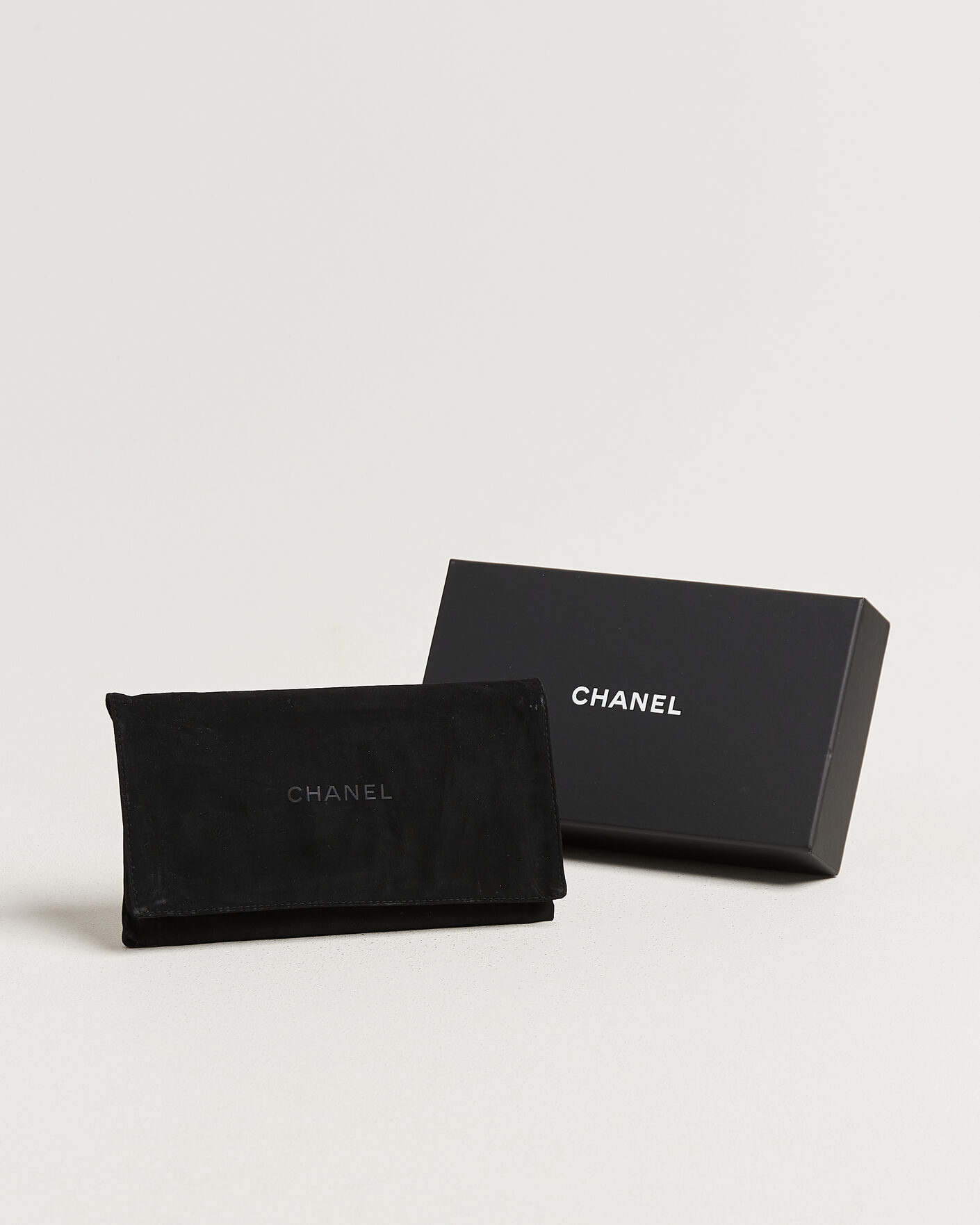 Uomini | Pre-Owned & Vintage Bags | Chanel Pre-Owned | Classic Trifold Flap Wallet Caviar Leather Black