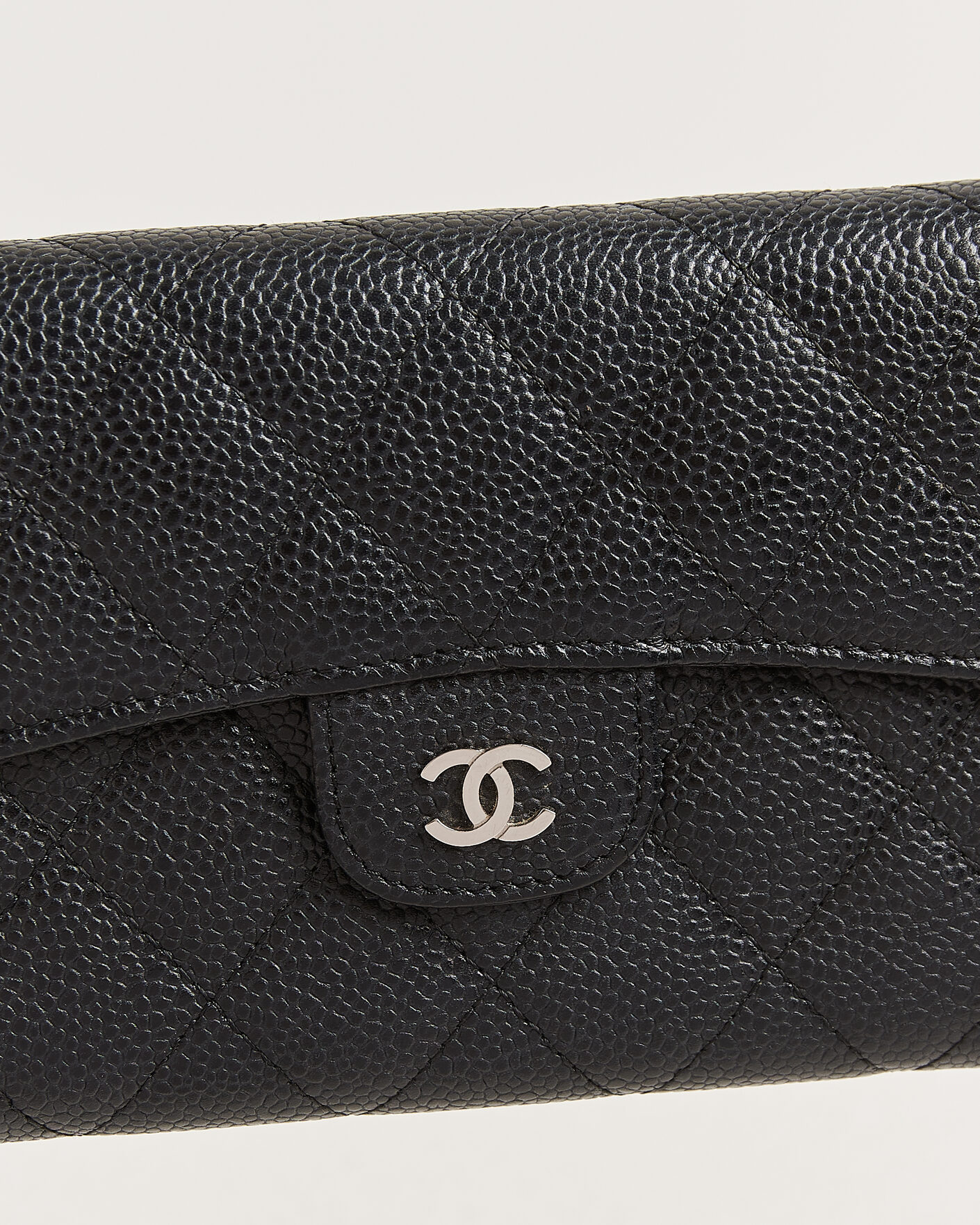 Uomini | Pre-Owned & Vintage Bags | Chanel Pre-Owned | Classic Trifold Flap Wallet Caviar Leather Black