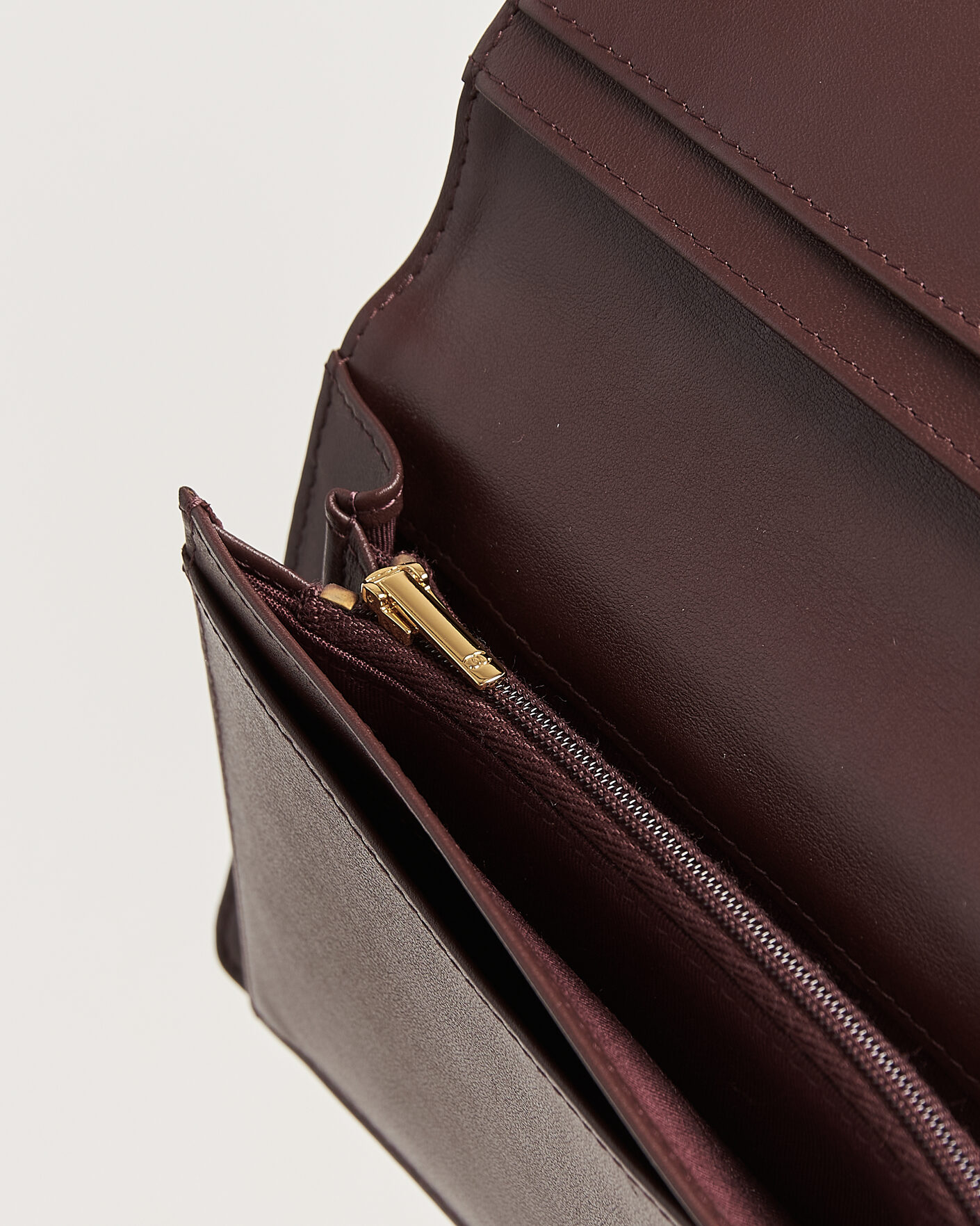 Uomini | Pre-Owned & Vintage Bags | Chanel Pre-Owned | Classic Bifold Wallet Caviar Leather Black