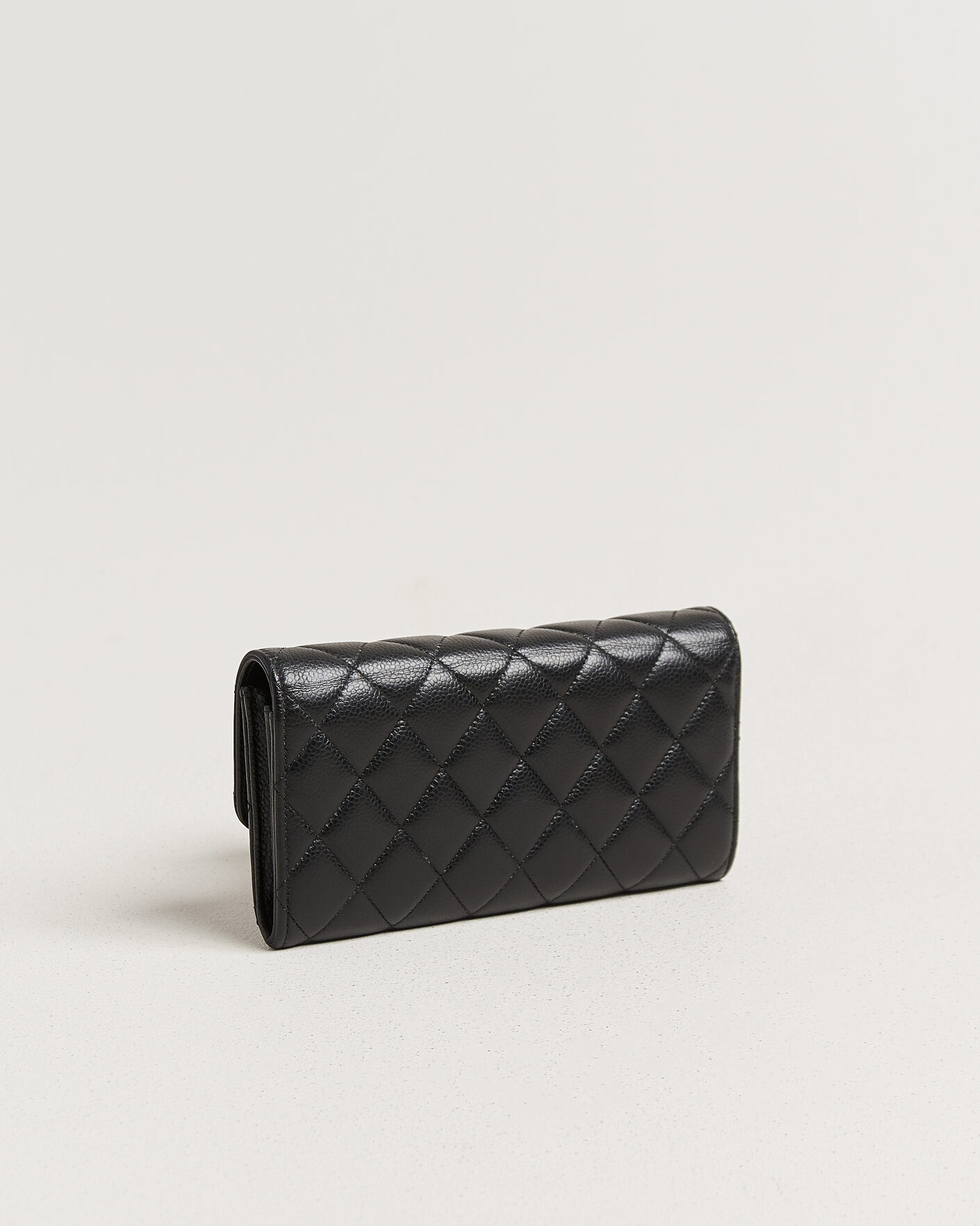 Uomini | Pre-Owned & Vintage Bags | Chanel Pre-Owned | Classic Long Flap Wallet Caviar Leather Black